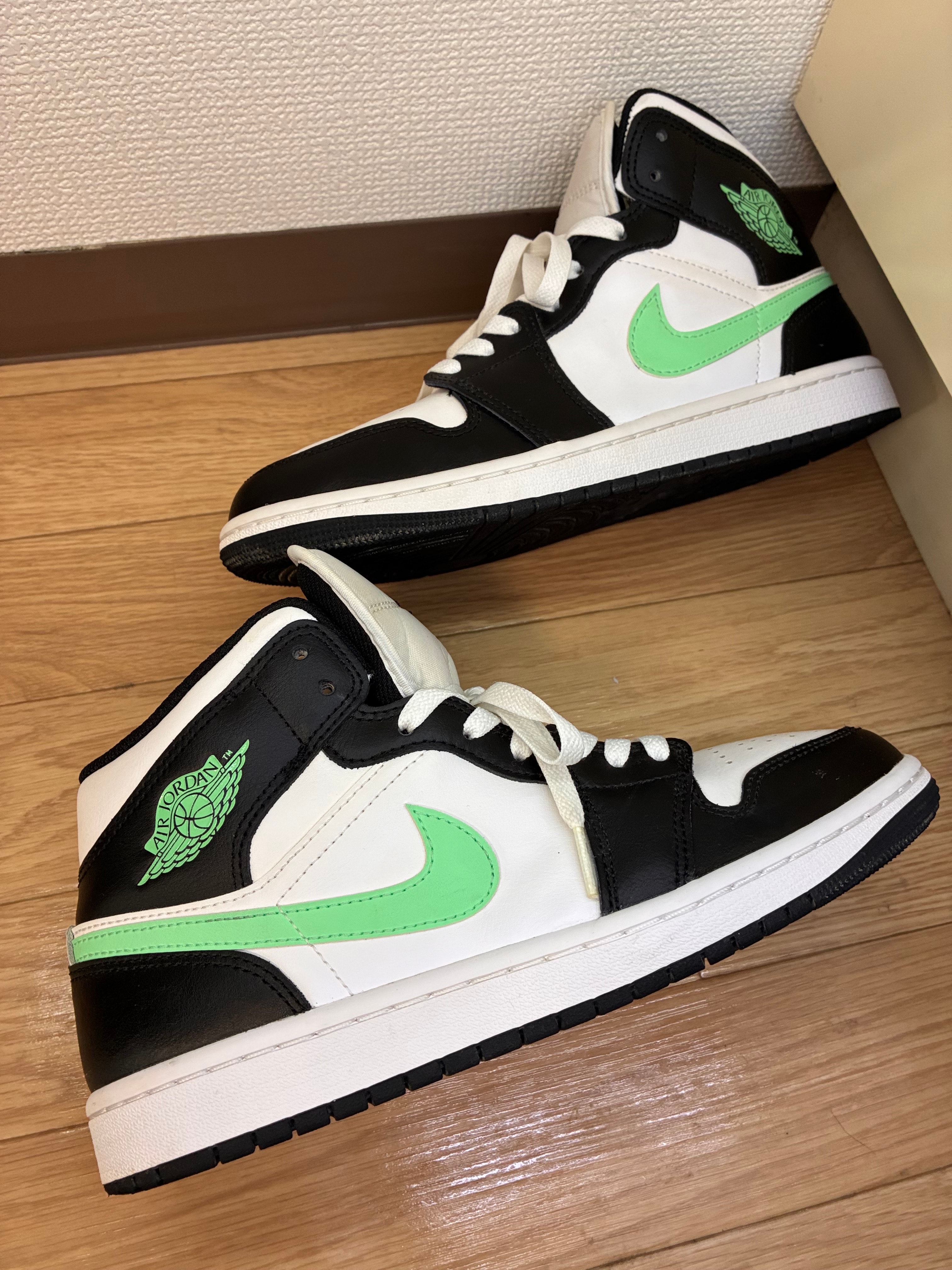 ナイキ エアジョーダン1 ミッド 