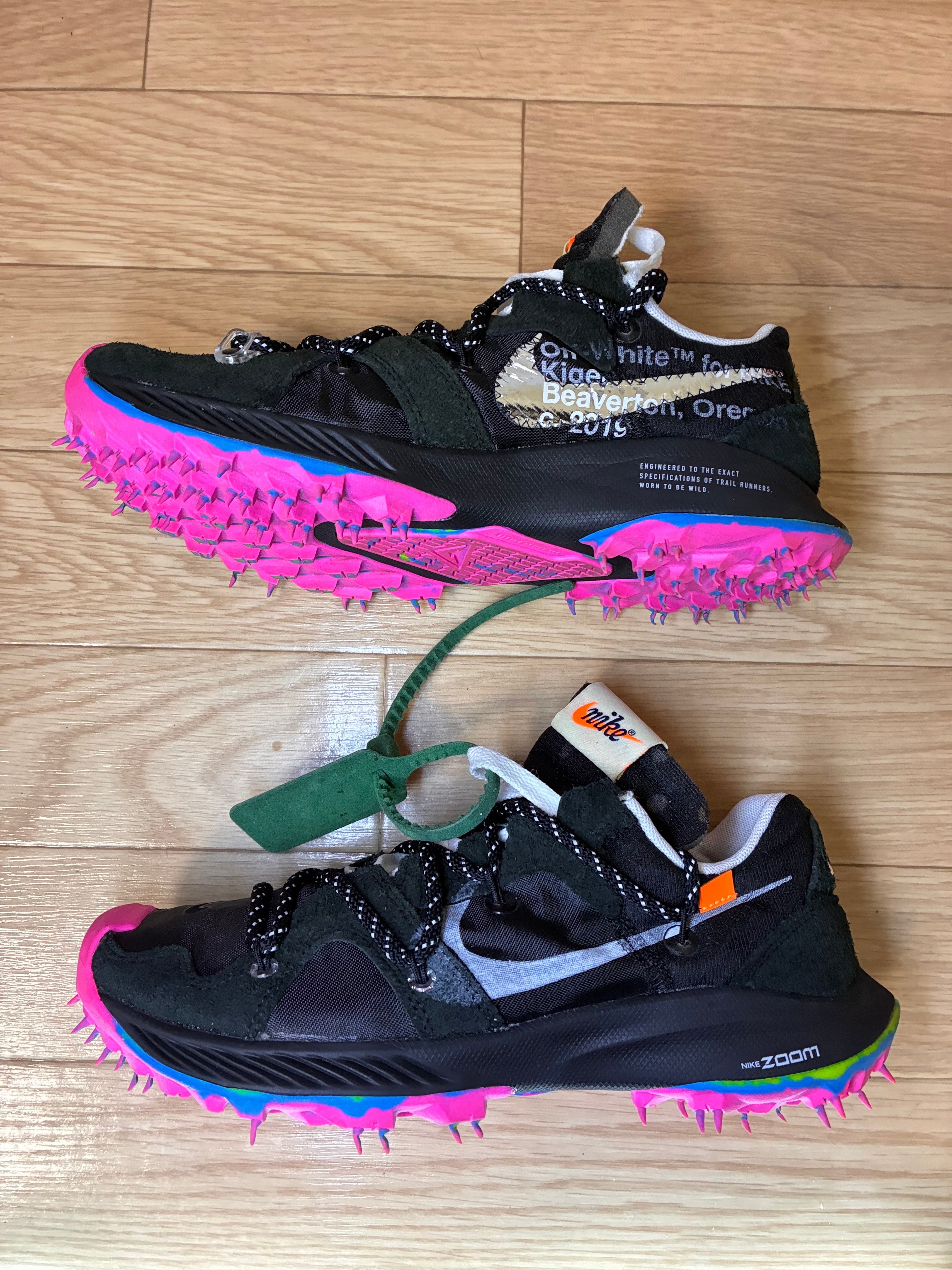 【未使用】NIKE ナイキ スニーカー オフホワイト テラカイガー5 23.5 オフホワイト™×ナイキによる新作コラボシューズ、ズームテラカイガー5