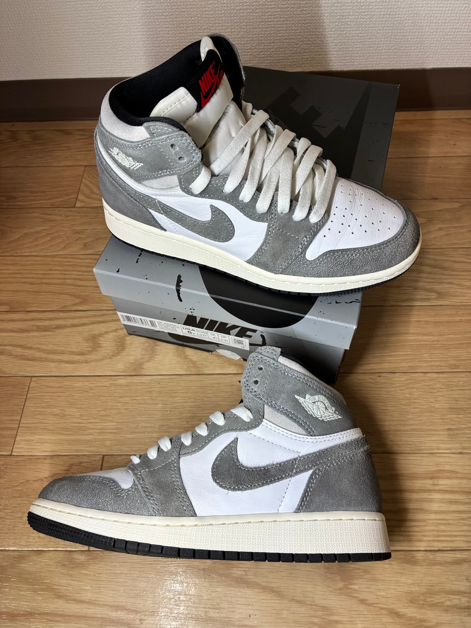 Nike GS Air Jordan 1 Retro High OG "Black and Smoke Grey"