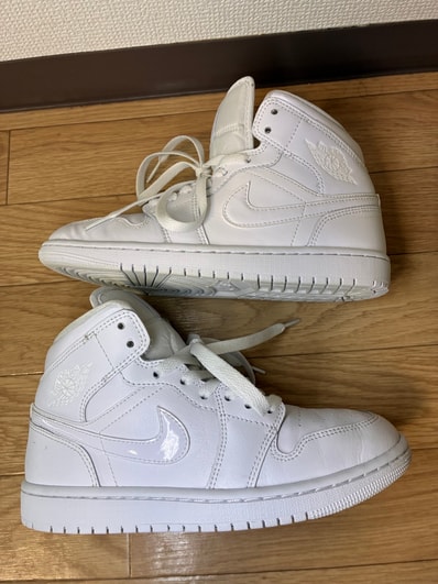 Nike Women's Air Jordan 1 Mid "Triple White"