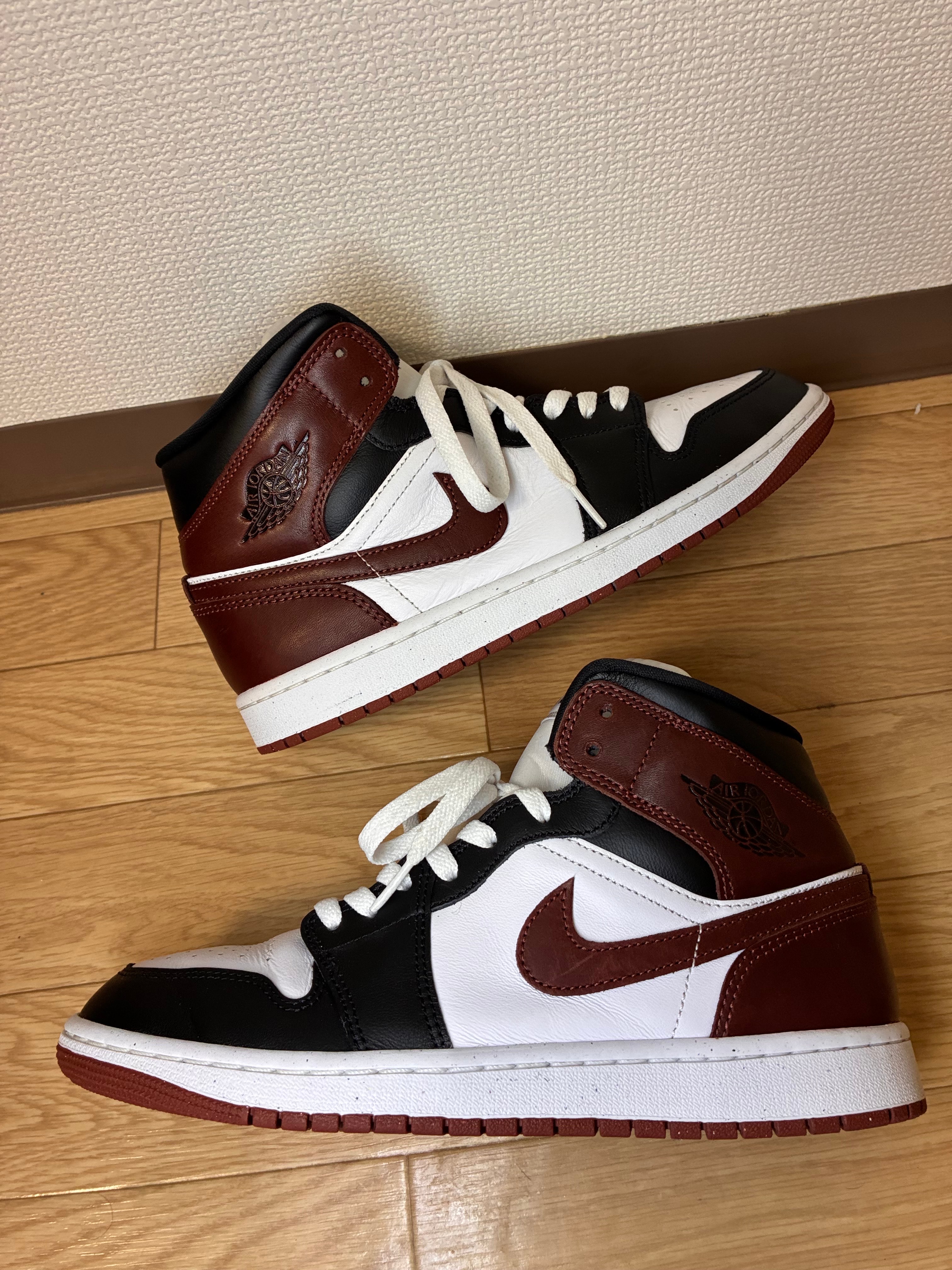 Nike Air Jordan 1 Mid SE "White/Black/Dark Pony"