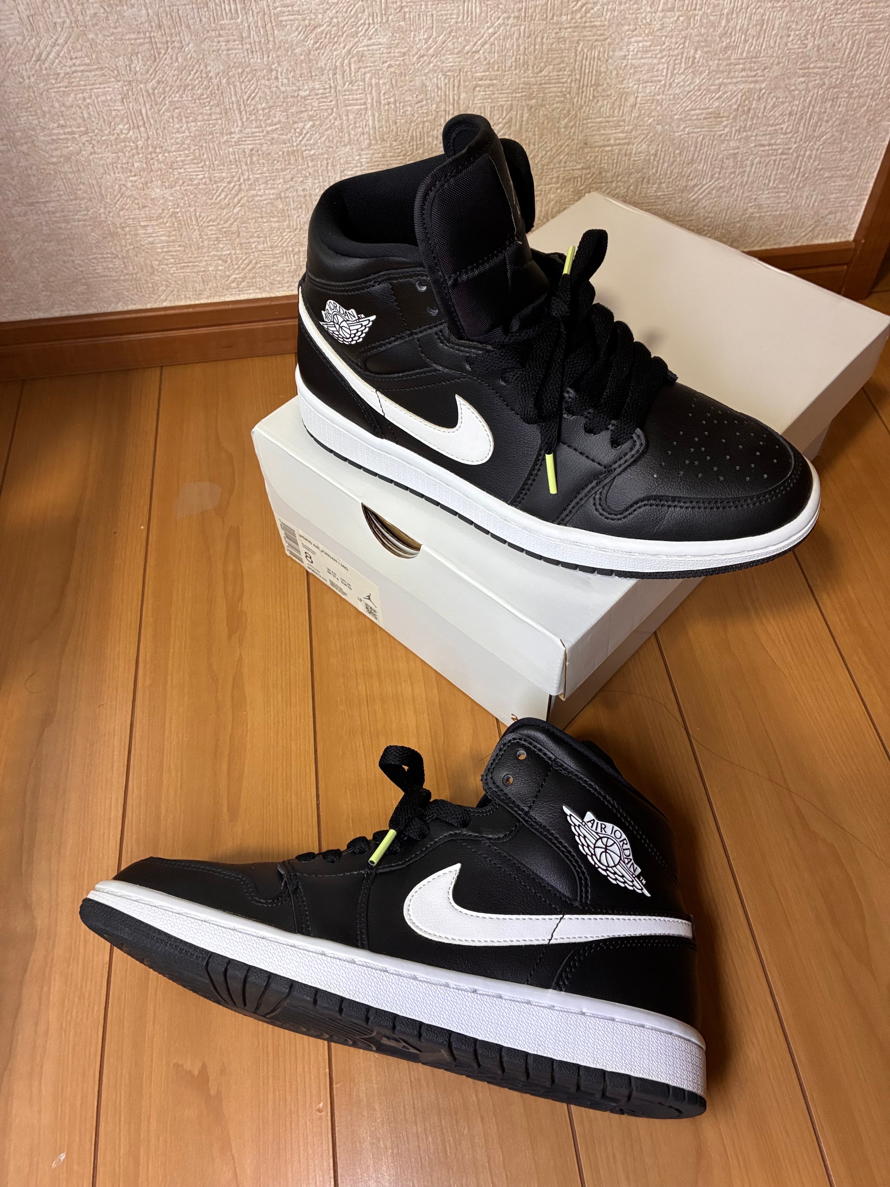 Nike Women's Air Jordan 1 Mid "Black/White"