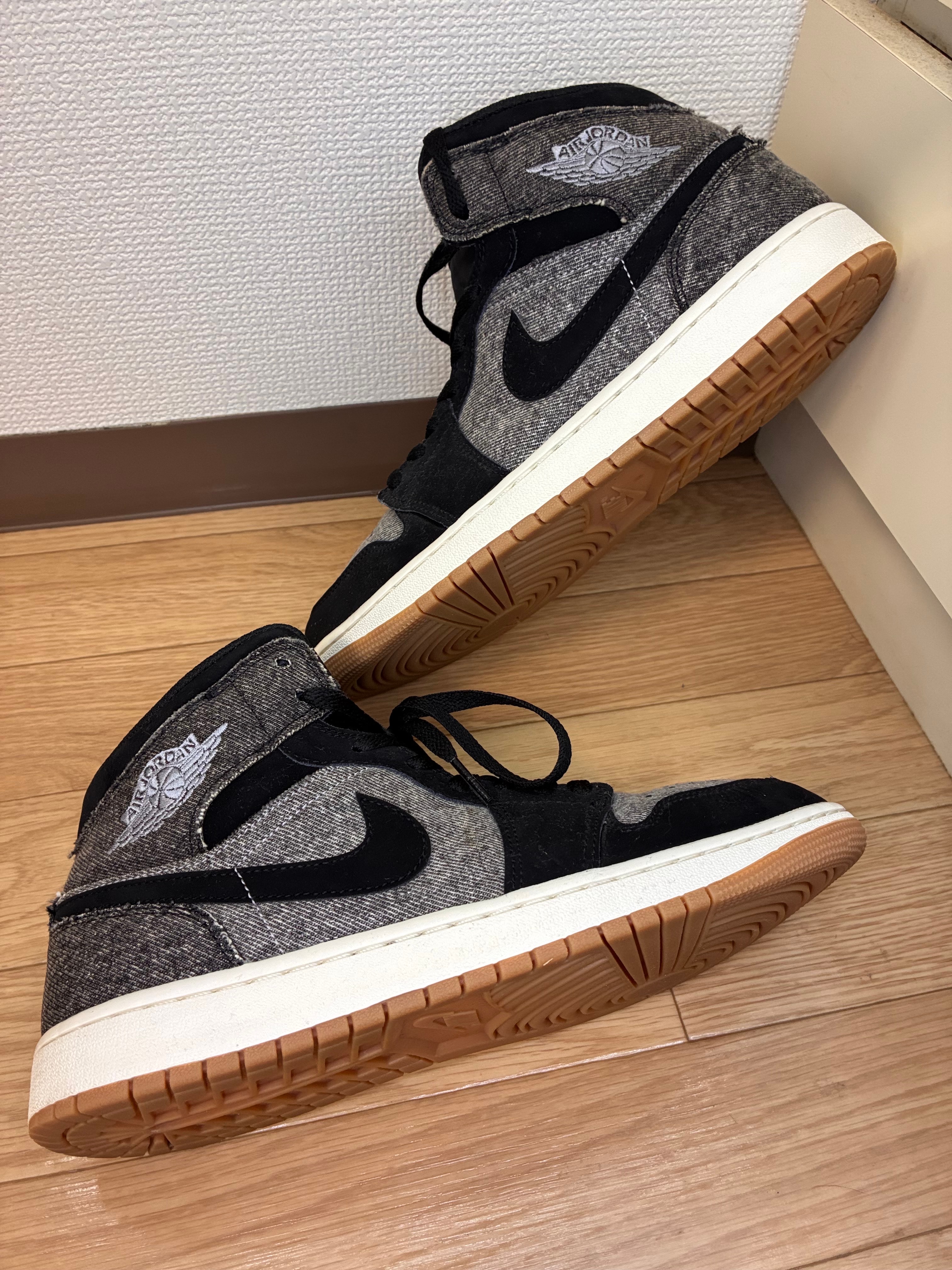 Nike Air Jordan 1 Mid SE "Black/Sail/Gum Medium Brown"