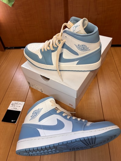 Nike Women's Air Jordan 1 Mid "University Blue"