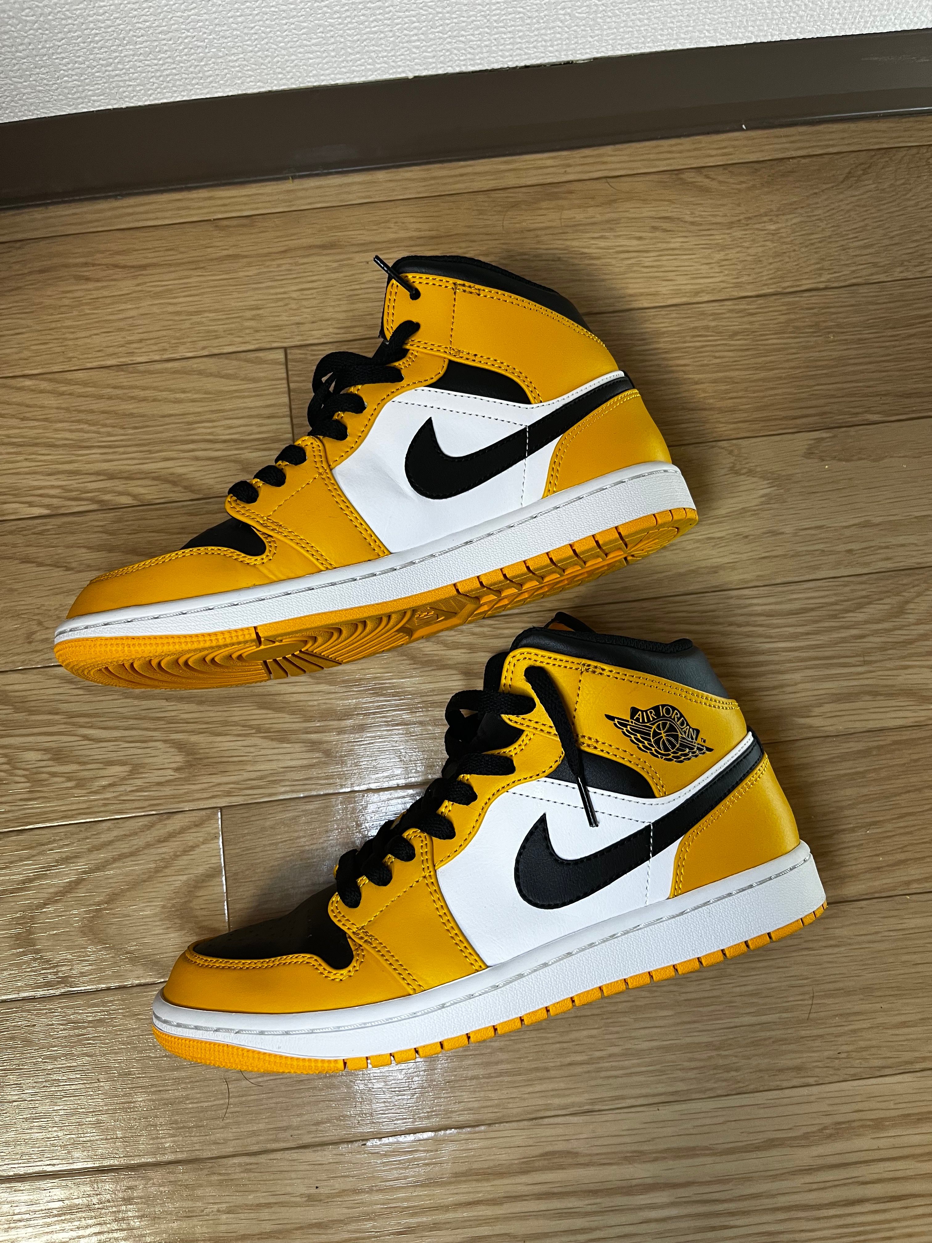 Nike Air Jordan 1 Mid "Taxi"