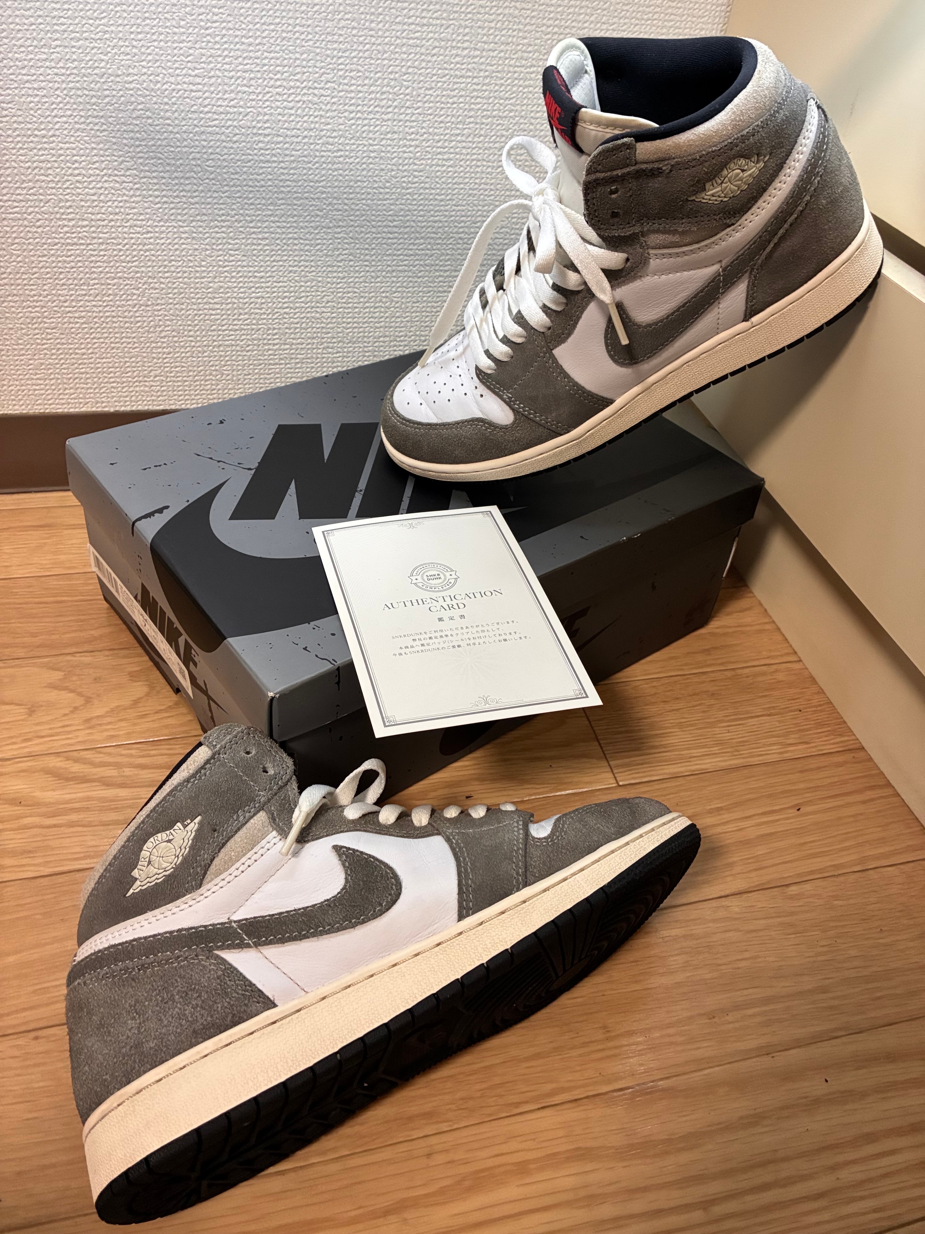 Nike GS Air Jordan 1 Retro High OG "Black and Smoke Grey"