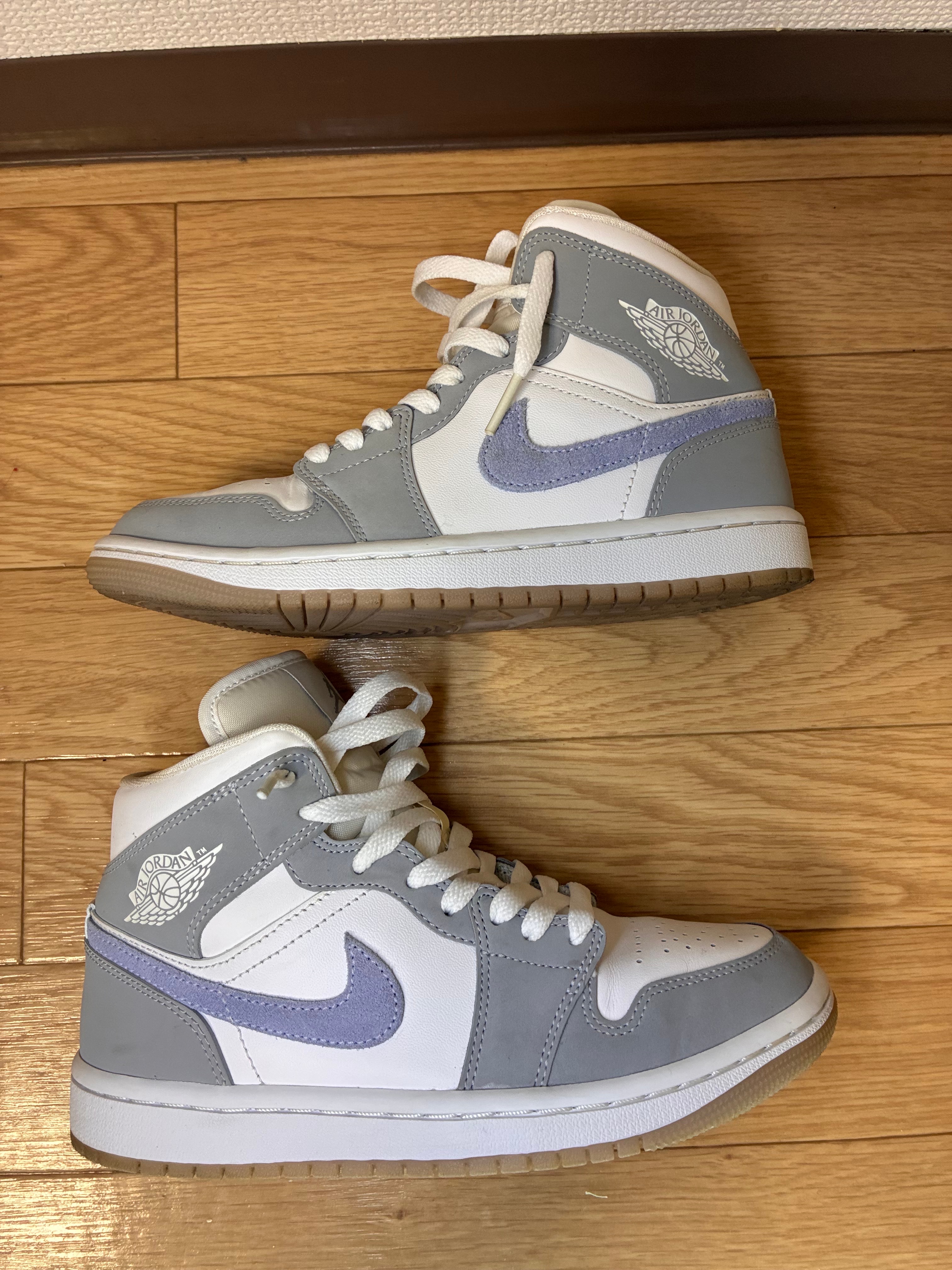 ナイキ ウィメンズ エアジョーダン 1 ミッド "ウルフグレー"