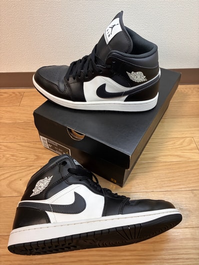 Nike Air Jordan 1 Mid "Black/Summit White/Off Noir"