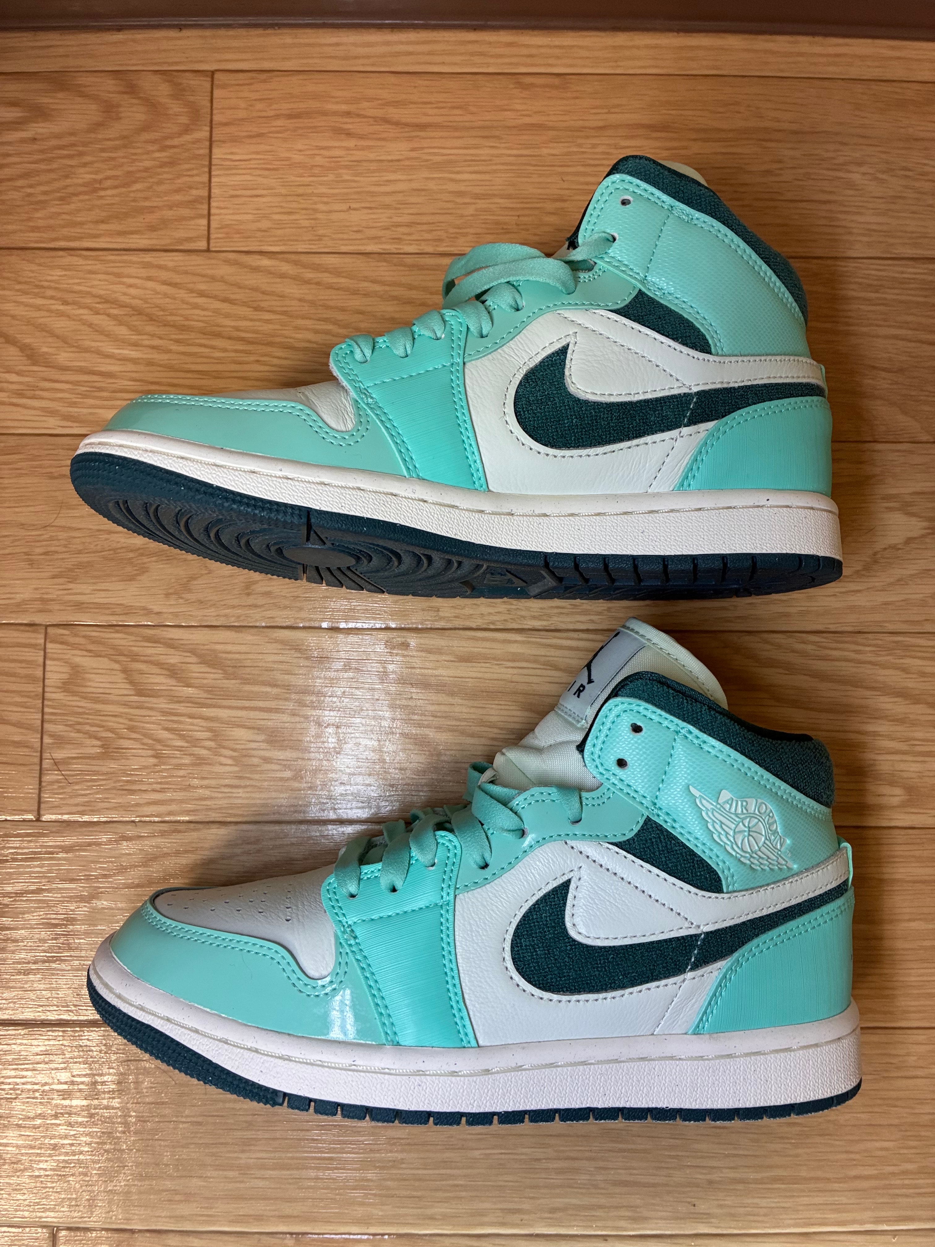 ナイキ ウィメンズ エアジョーダン1 ミッド SE 