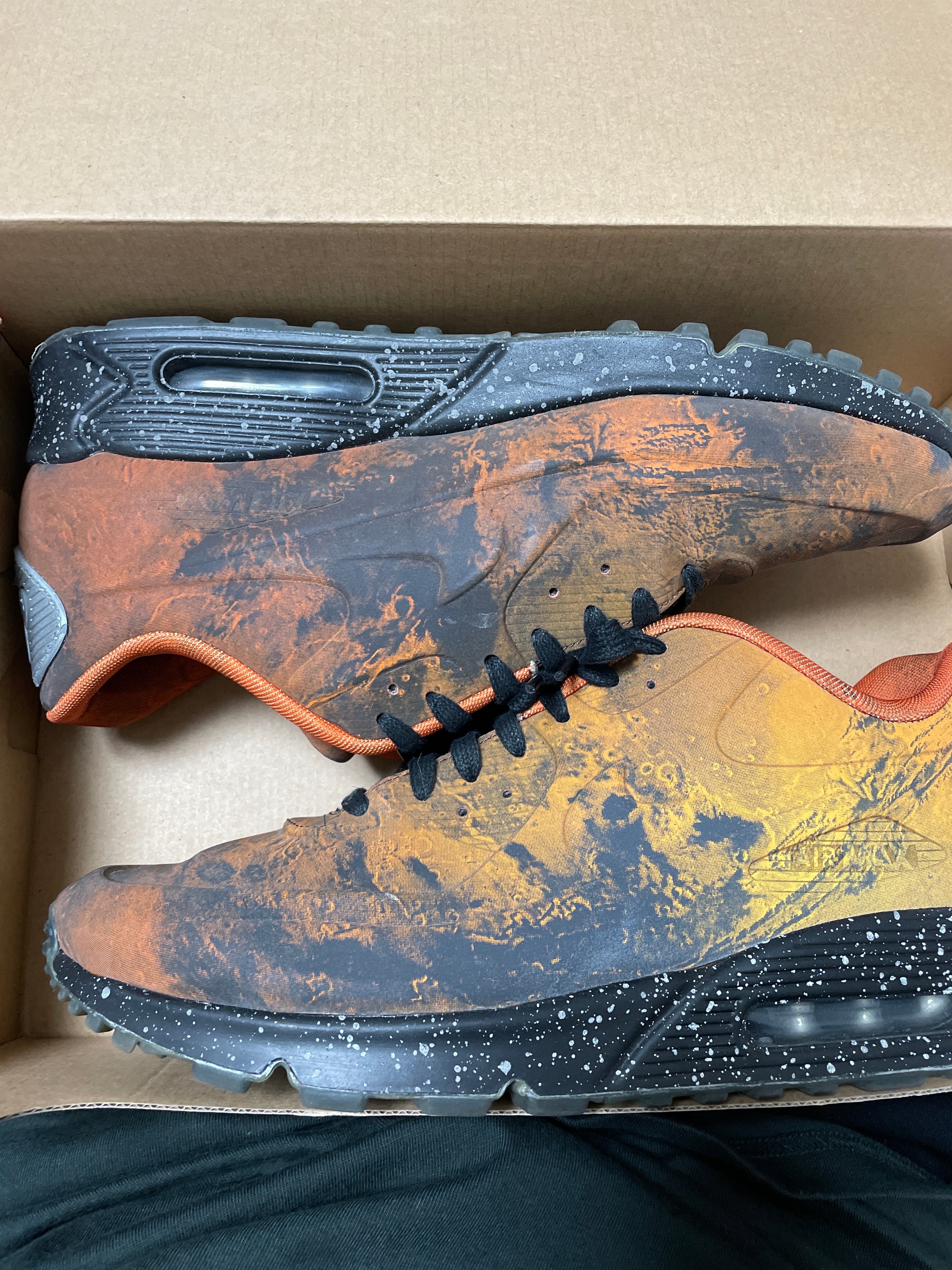 NIKE AIR MAX 90 QS "MARS LANDING"