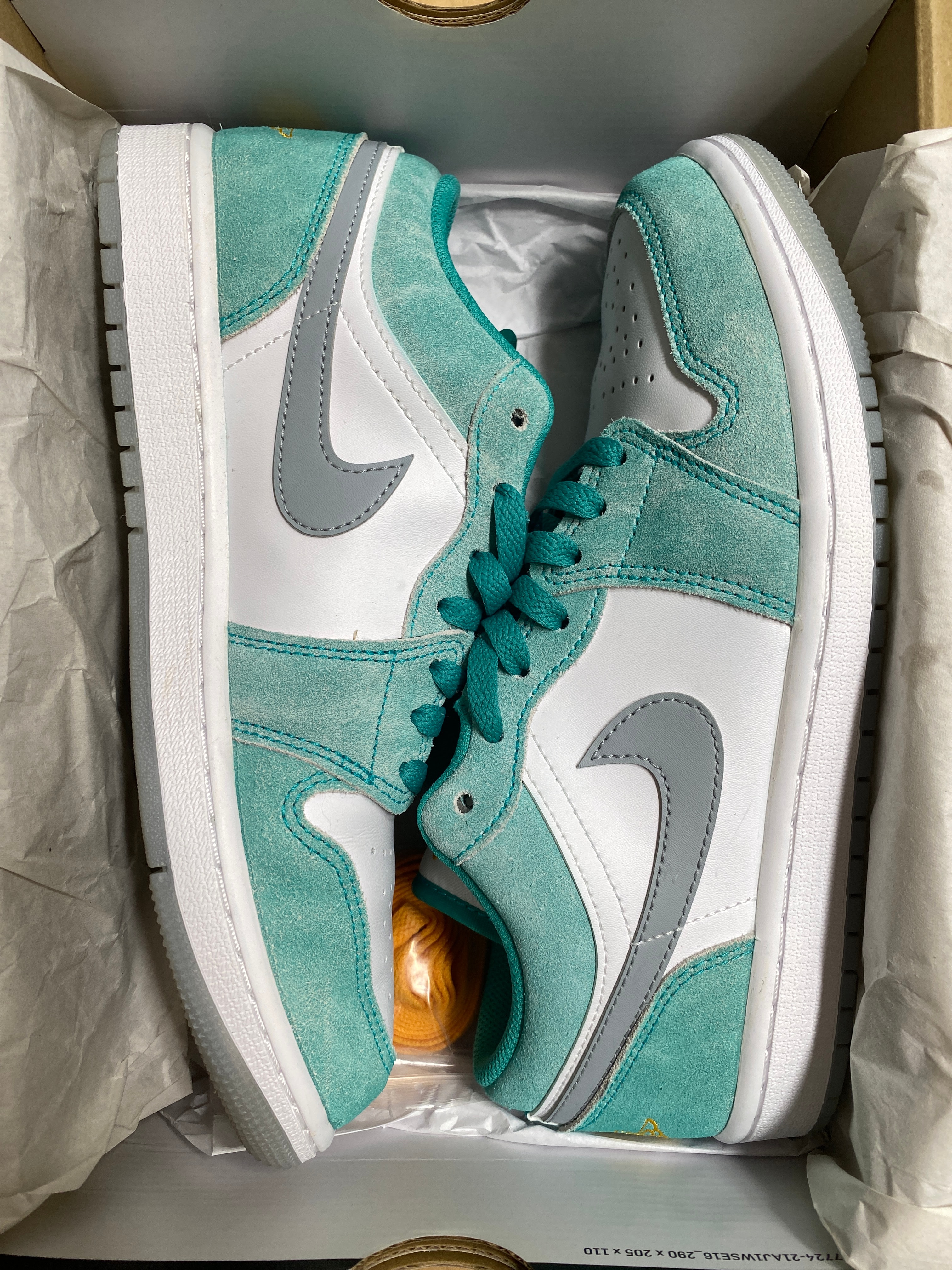 Nike Air Jordan 1 Low SE "New Emerald"