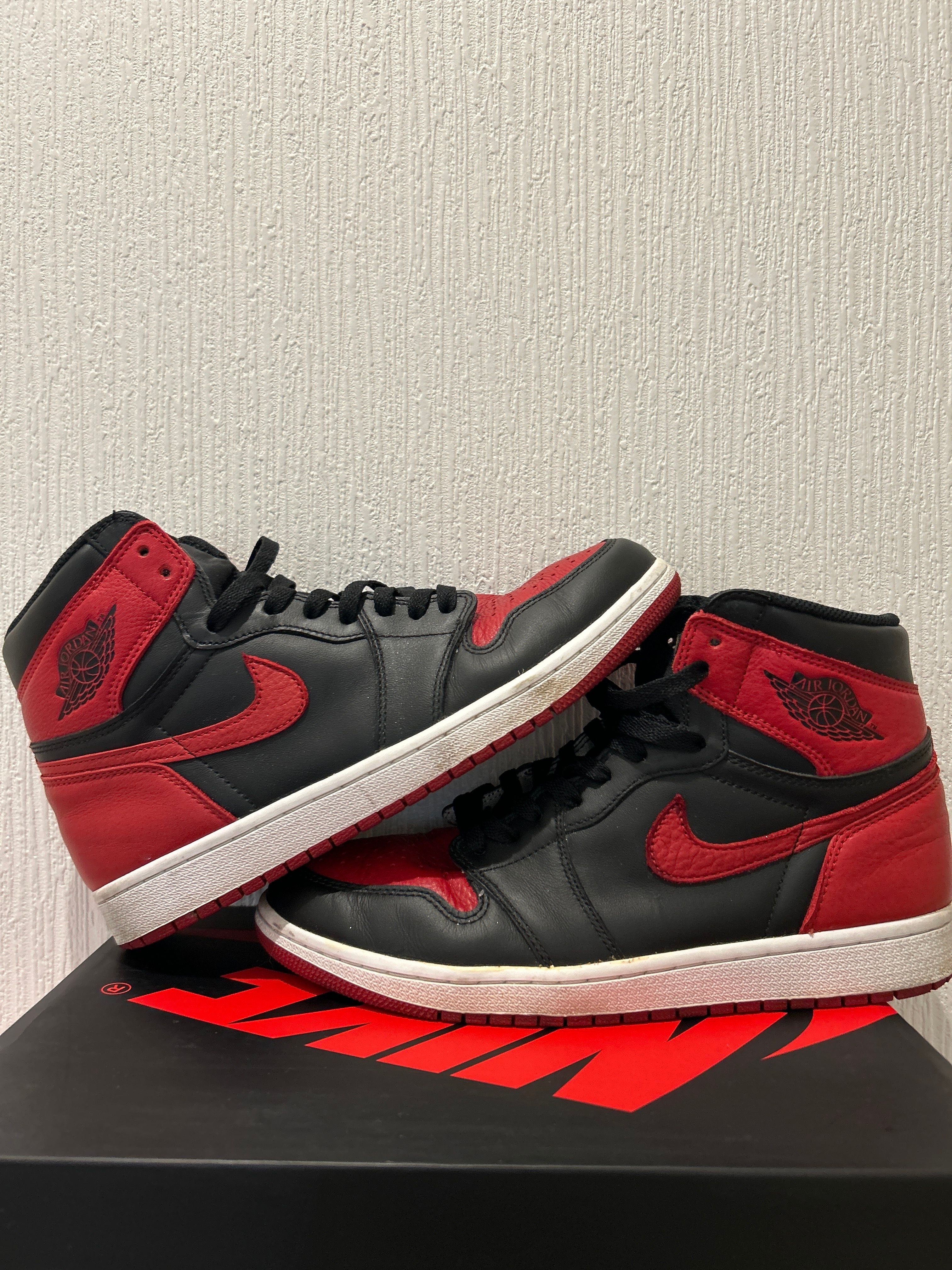 Nike Air Jordan 1 Retro High OG "Bred/Banned" (2016)