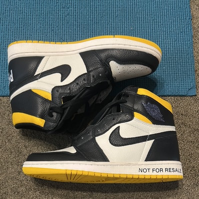 Nike Air Jordan 1 Retro High (NOT FOR RESALE) "Varsity Maize"