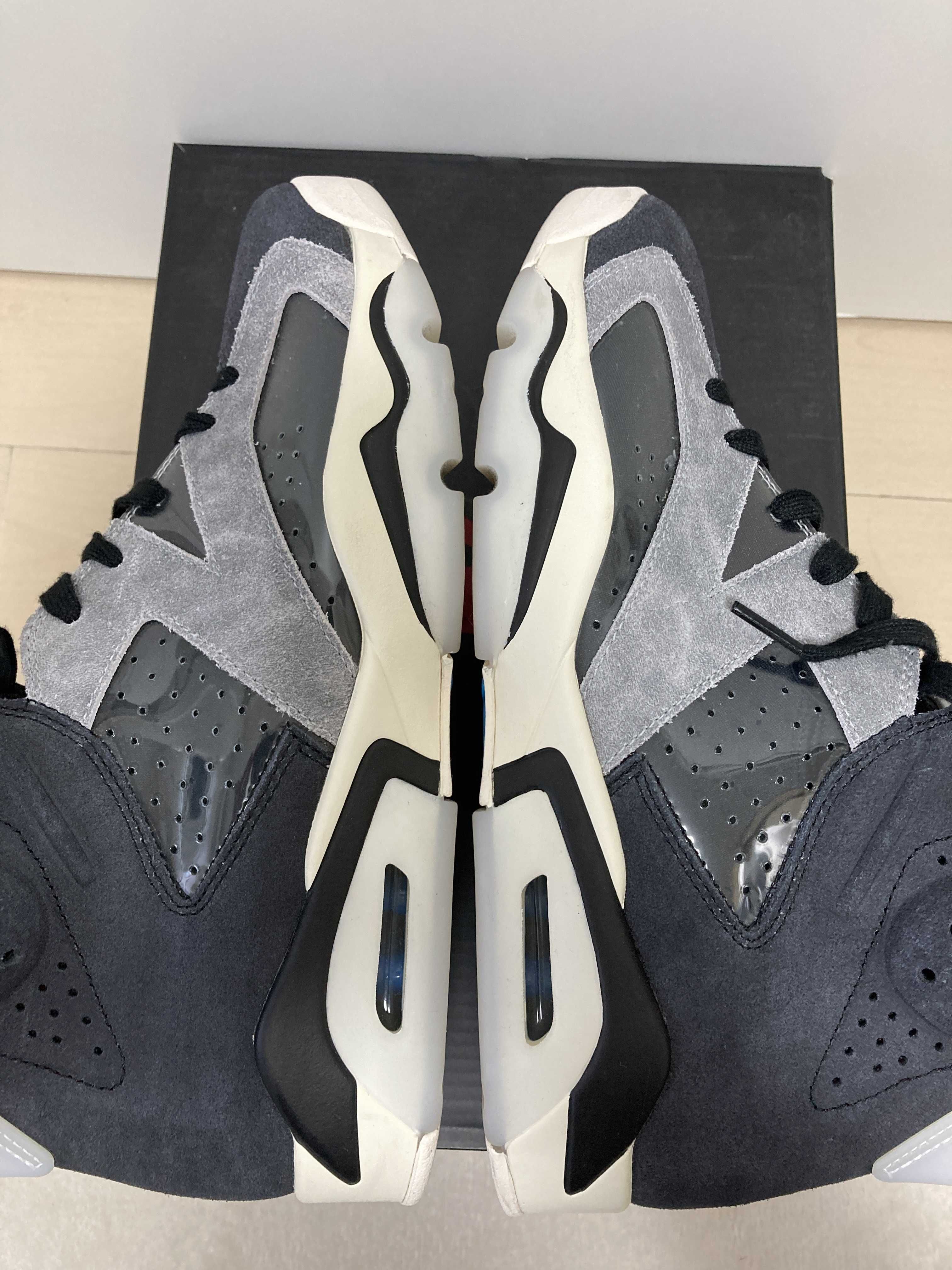 NIike Women's Air Jordan 6 "Smoke Grey"