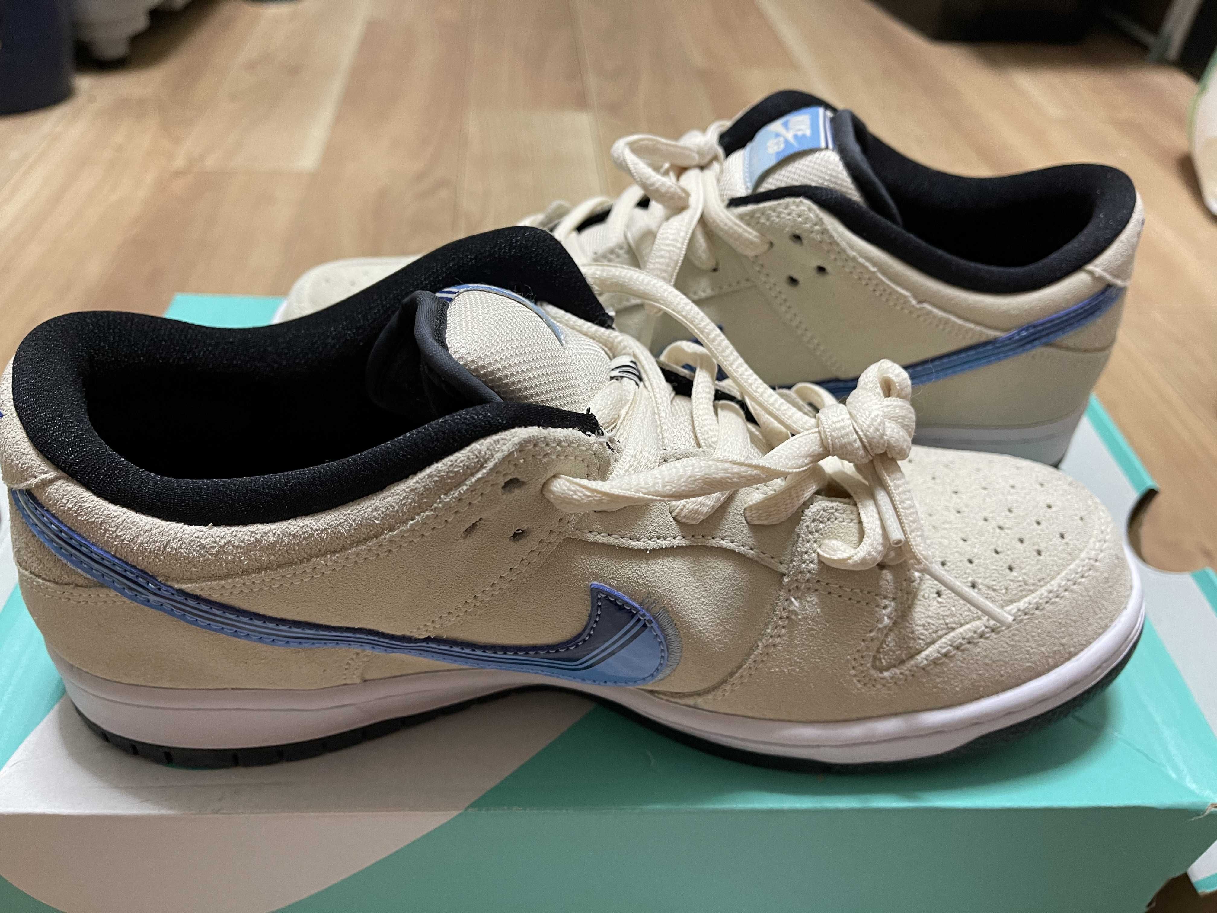 Nike SB Dunk Low "Light Cream" 