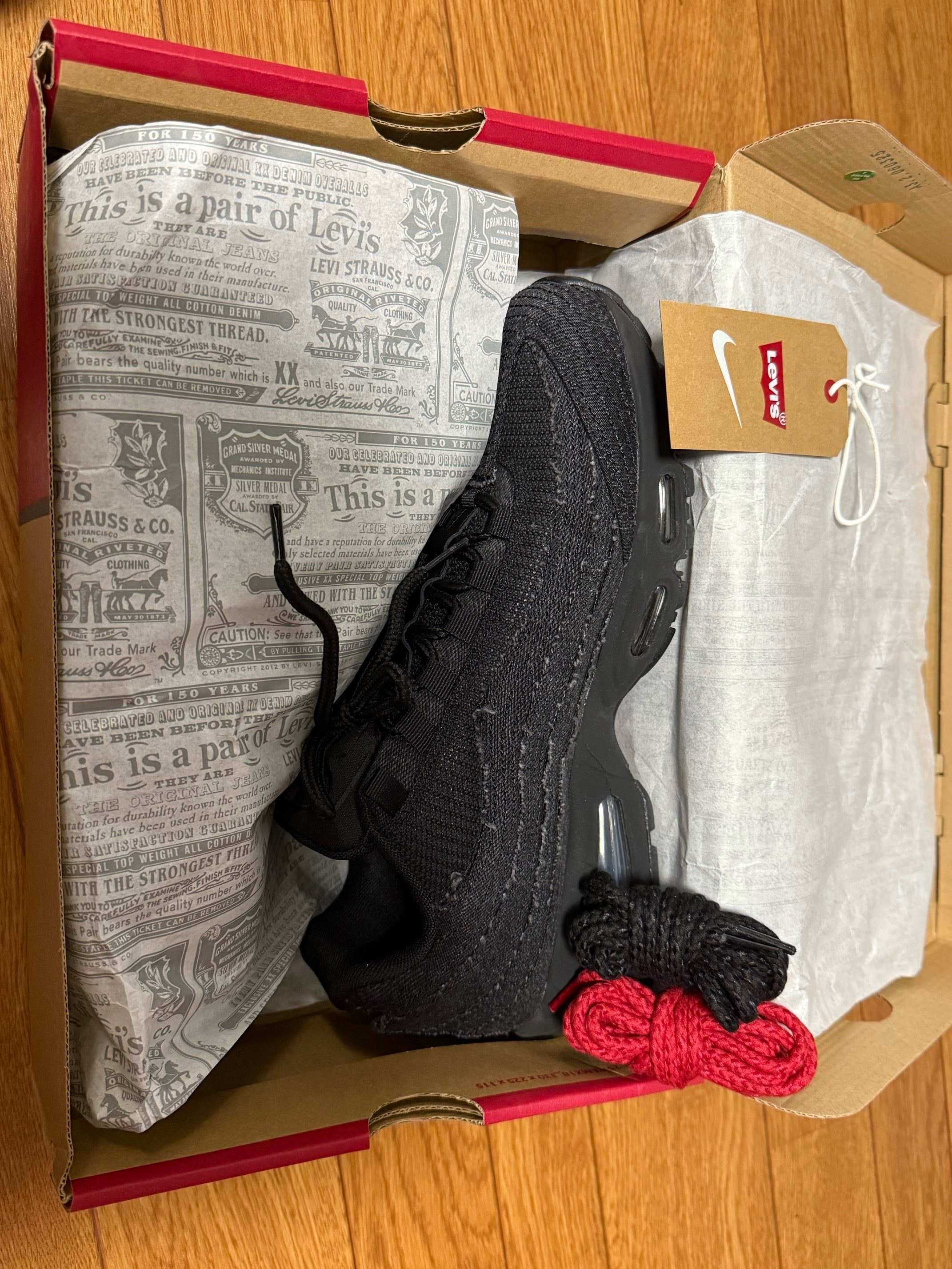 Levi's × Nike Air Max 95 OG "Denim Black"
