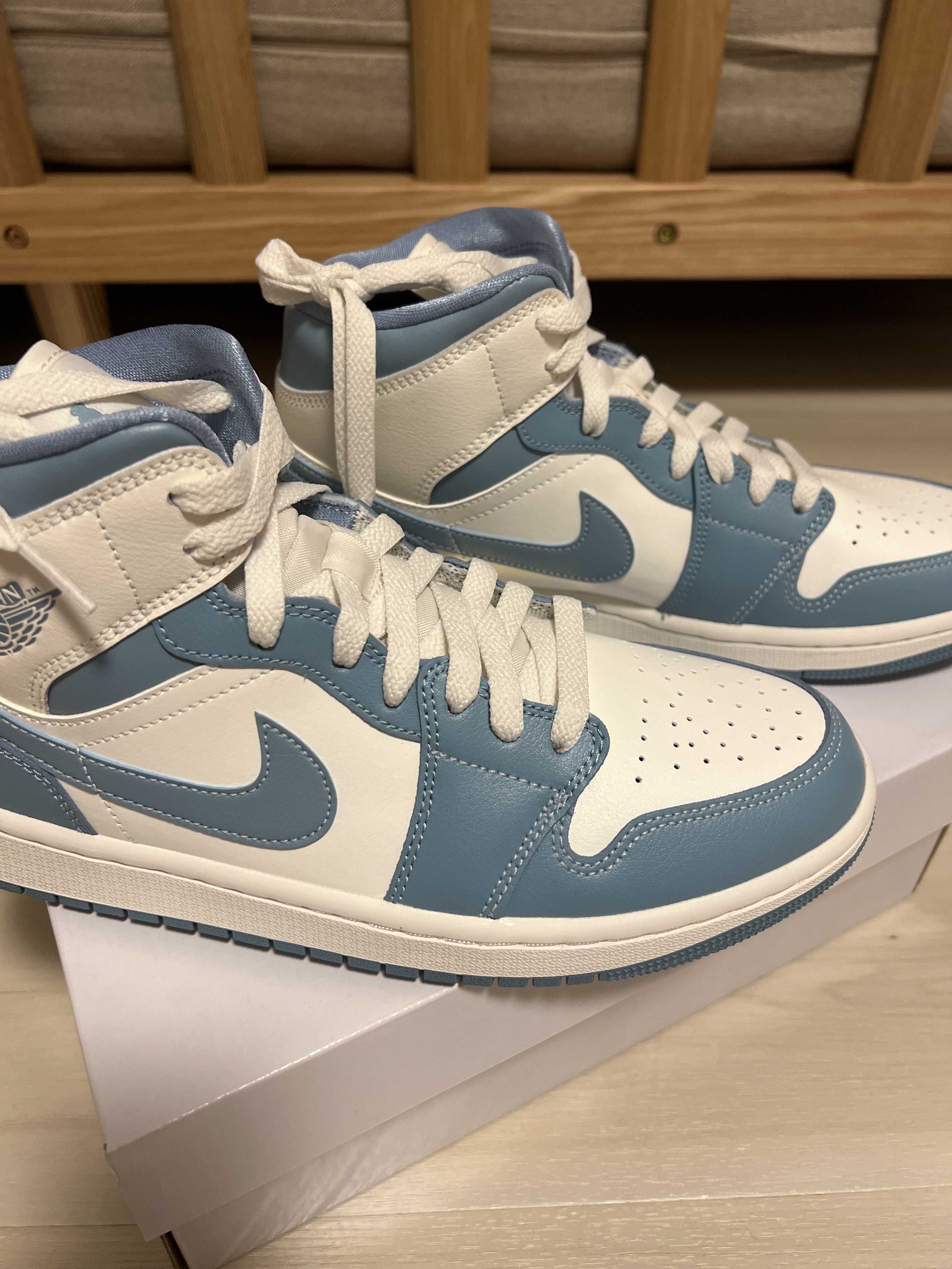 Nike Women's Air Jordan 1 Mid "University Blue"