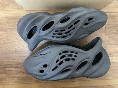 adidas YEEZY Foam Runner "Onyx"