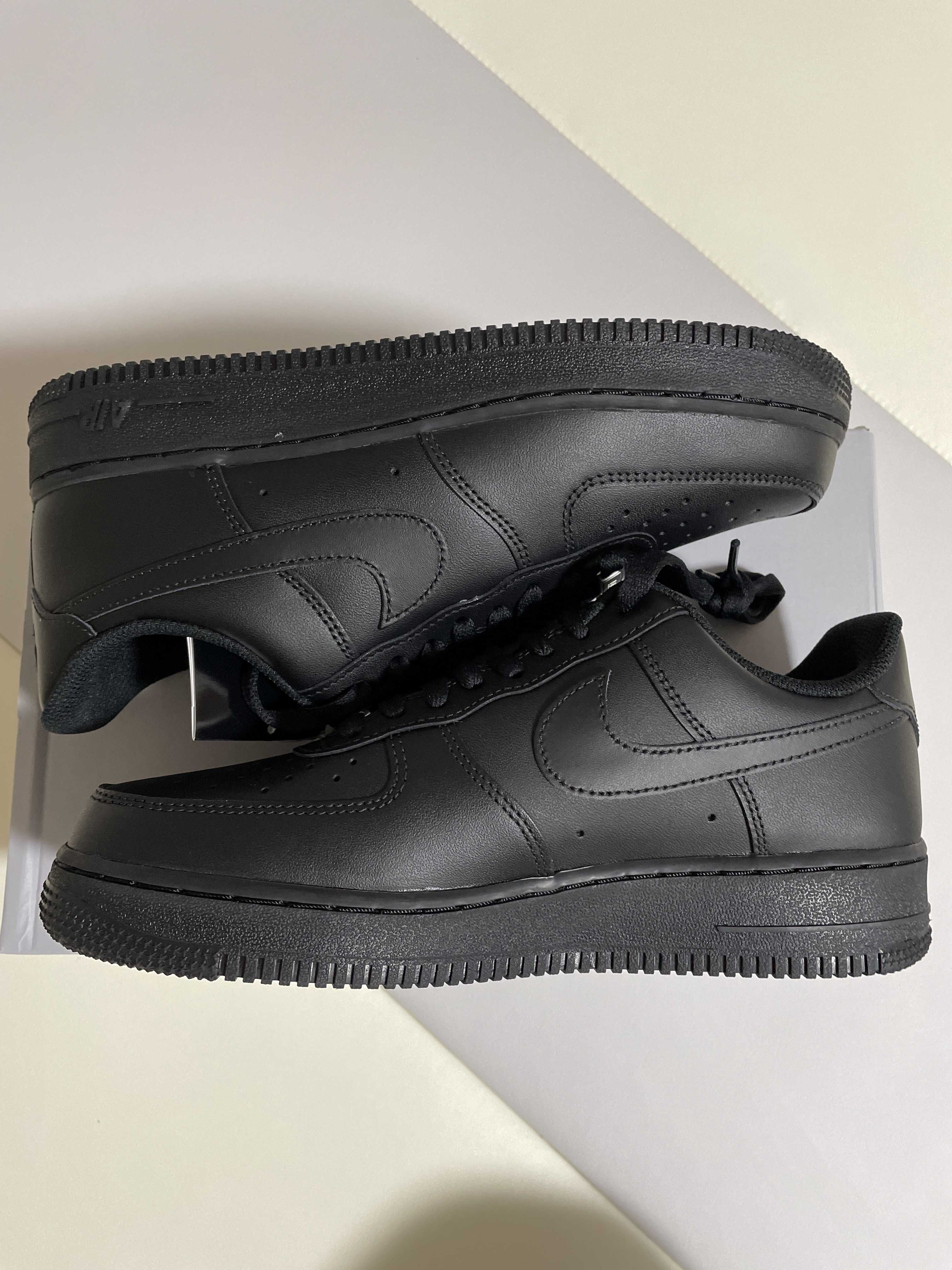 Nike Air Force 1 Low '07 "Black/Black"