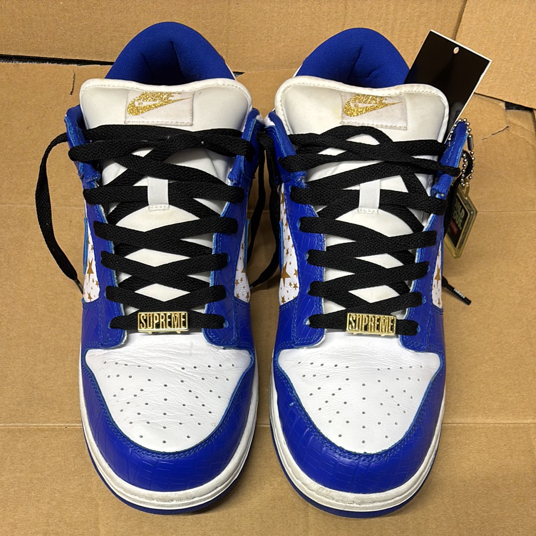 Supreme × Nike SB Dunk Low OG QS Gold Stars "White/Hyper Blue"
