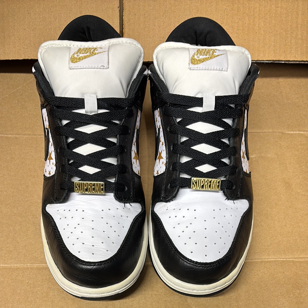 Supreme × Nike SB Dunk Low OG QS Gold Stars "White/Black"