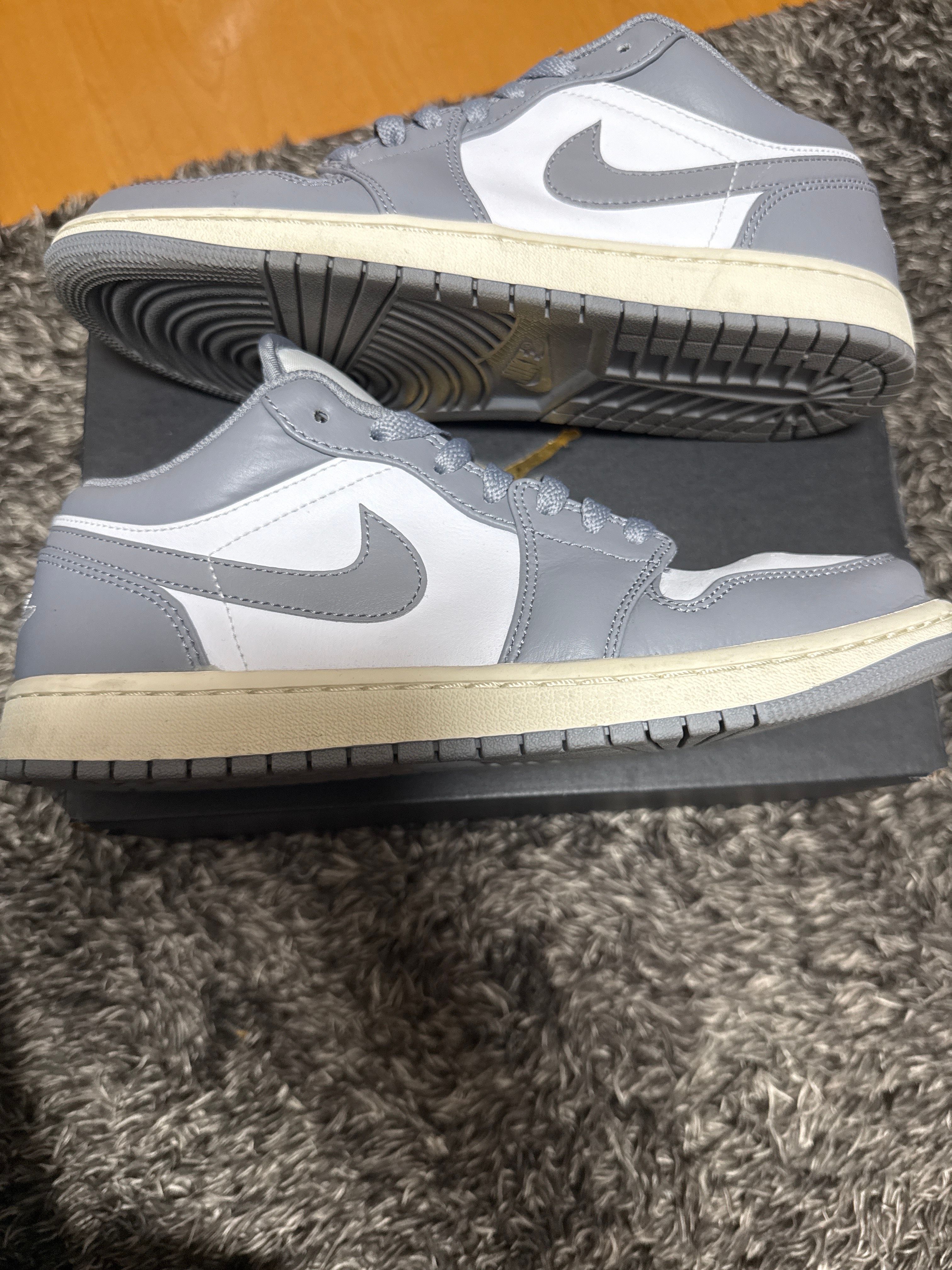 Nike Air Jordan 1 Low "Vintage Grey"