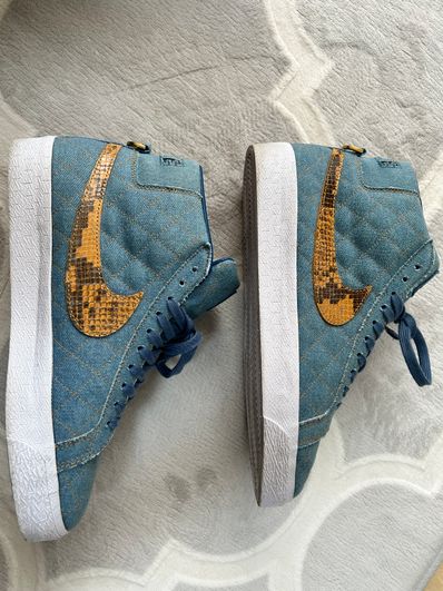 Supreme × Nike SB Blazer Mid "Denim"