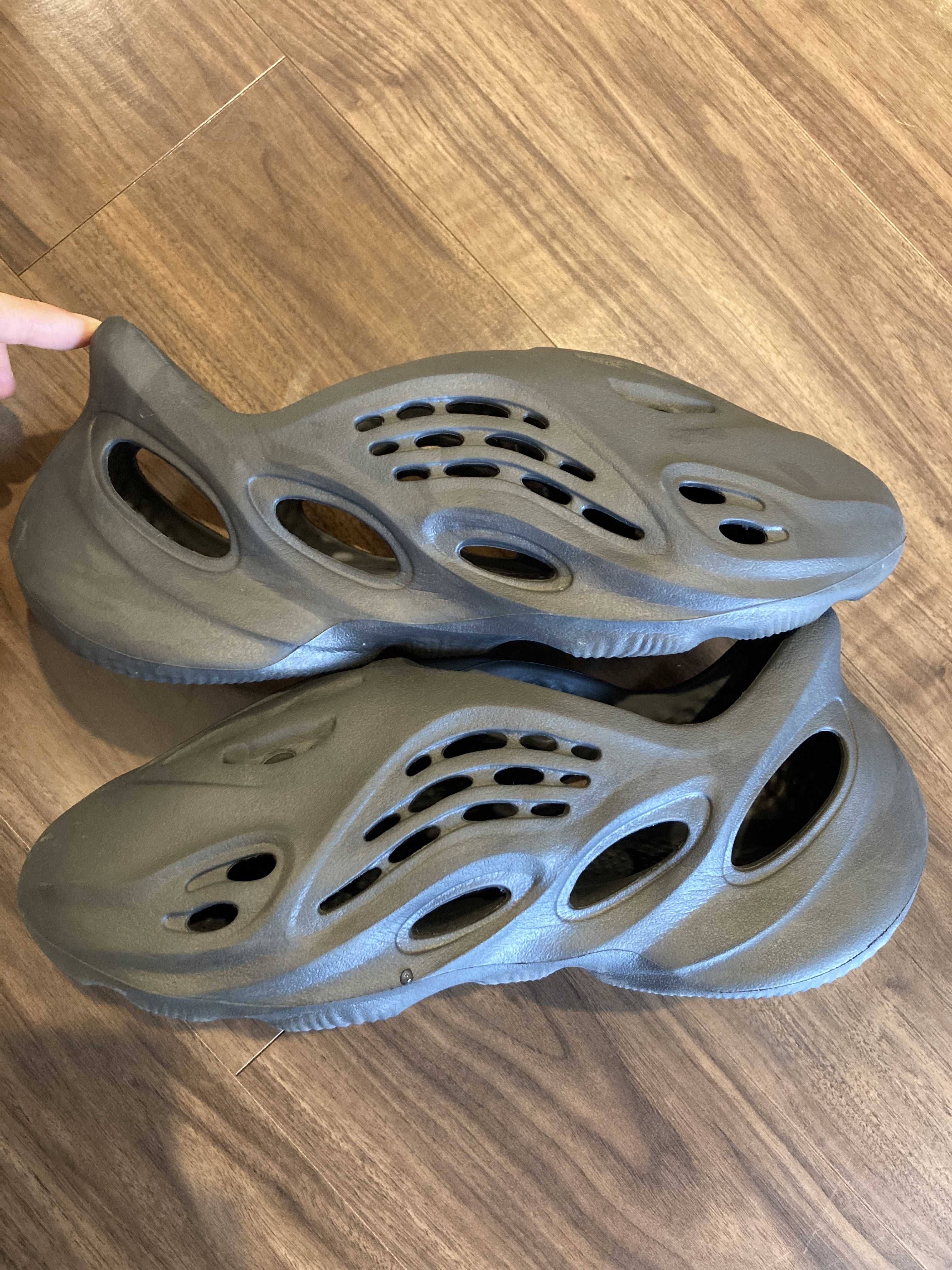 adidas YEEZY Foam Runner "Onyx"