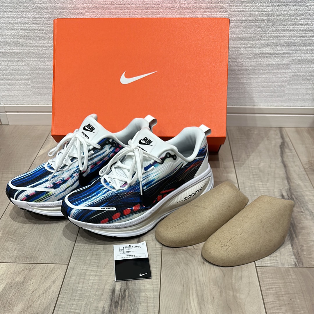 Nike Vomero 18 SE "Multi-Color/White/Sail/Black"