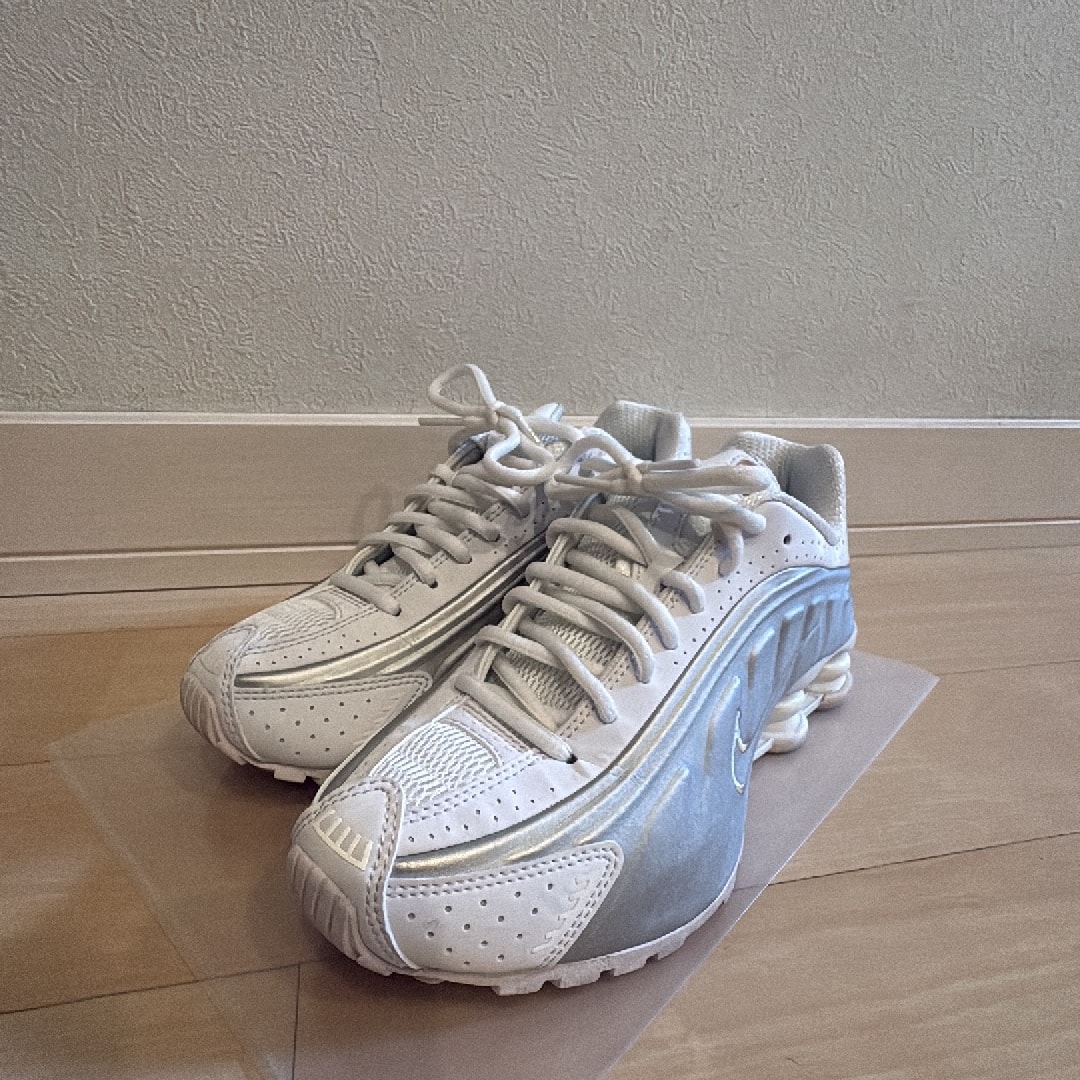 Nike Women's Shox R4 "White and Metallic Silver"