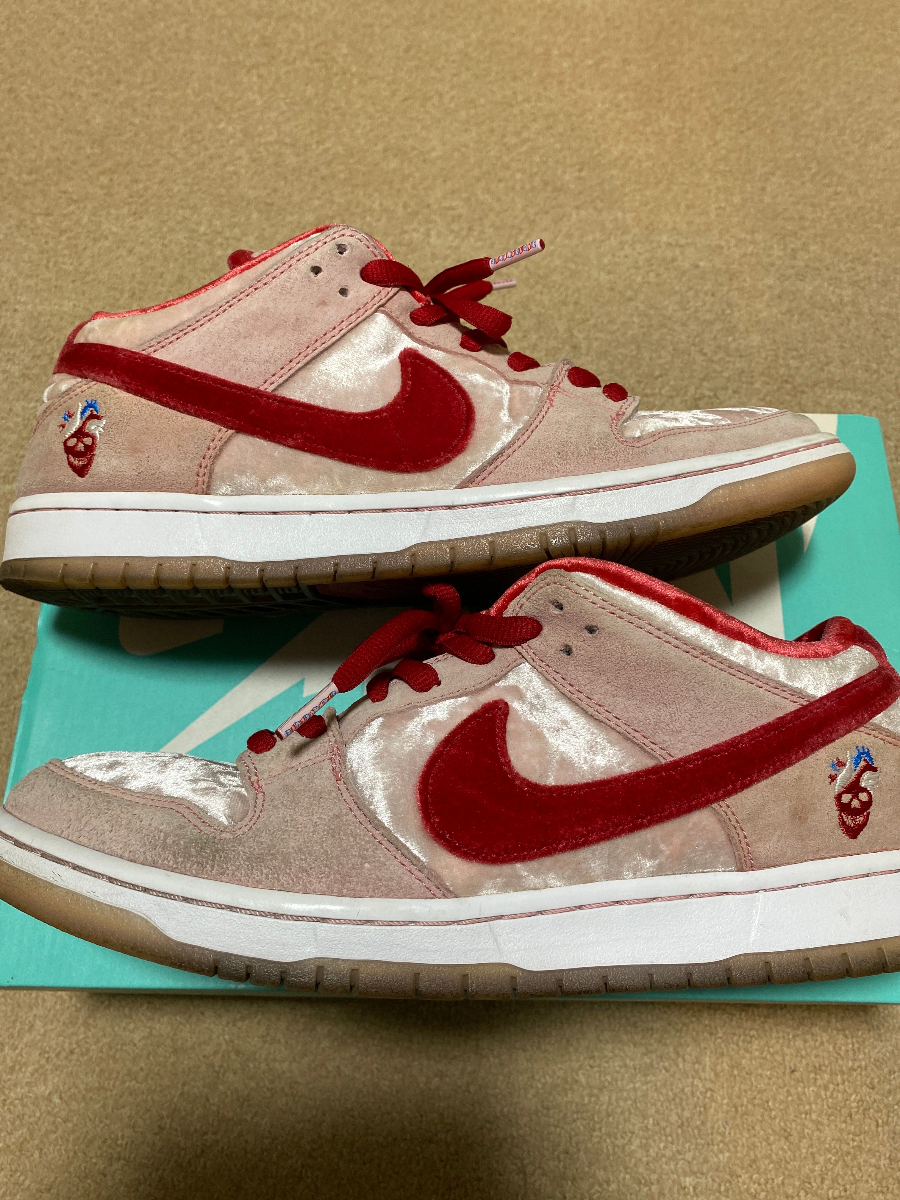Strangelove × Nike SB Dunk Low "Valentine’s Day"