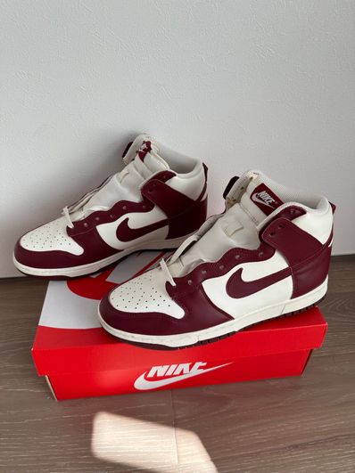 NIKE Women's DUNK HIGH "TEAM RED"