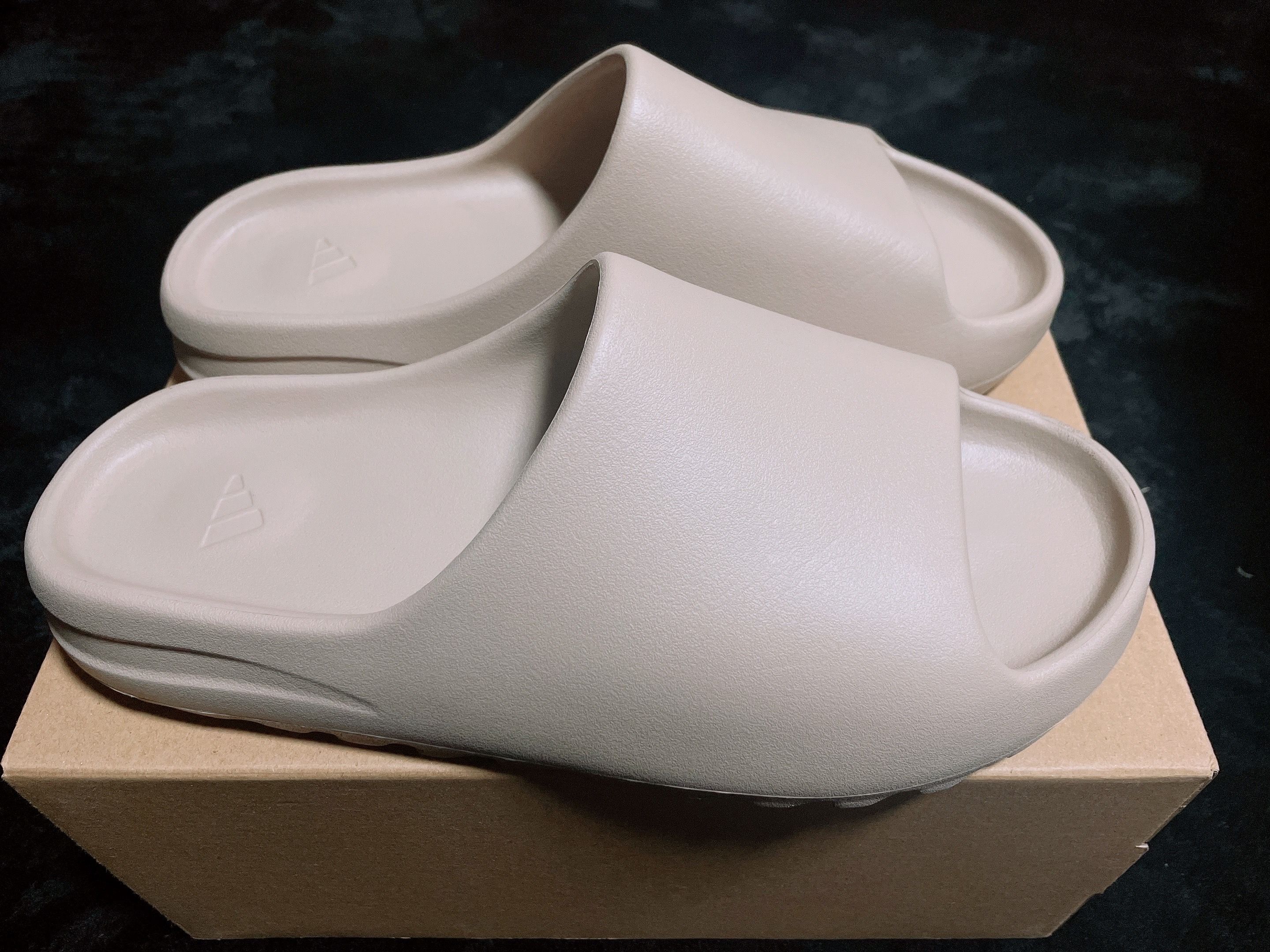 adidas YEEZY Slide "Pure" (GW1934)