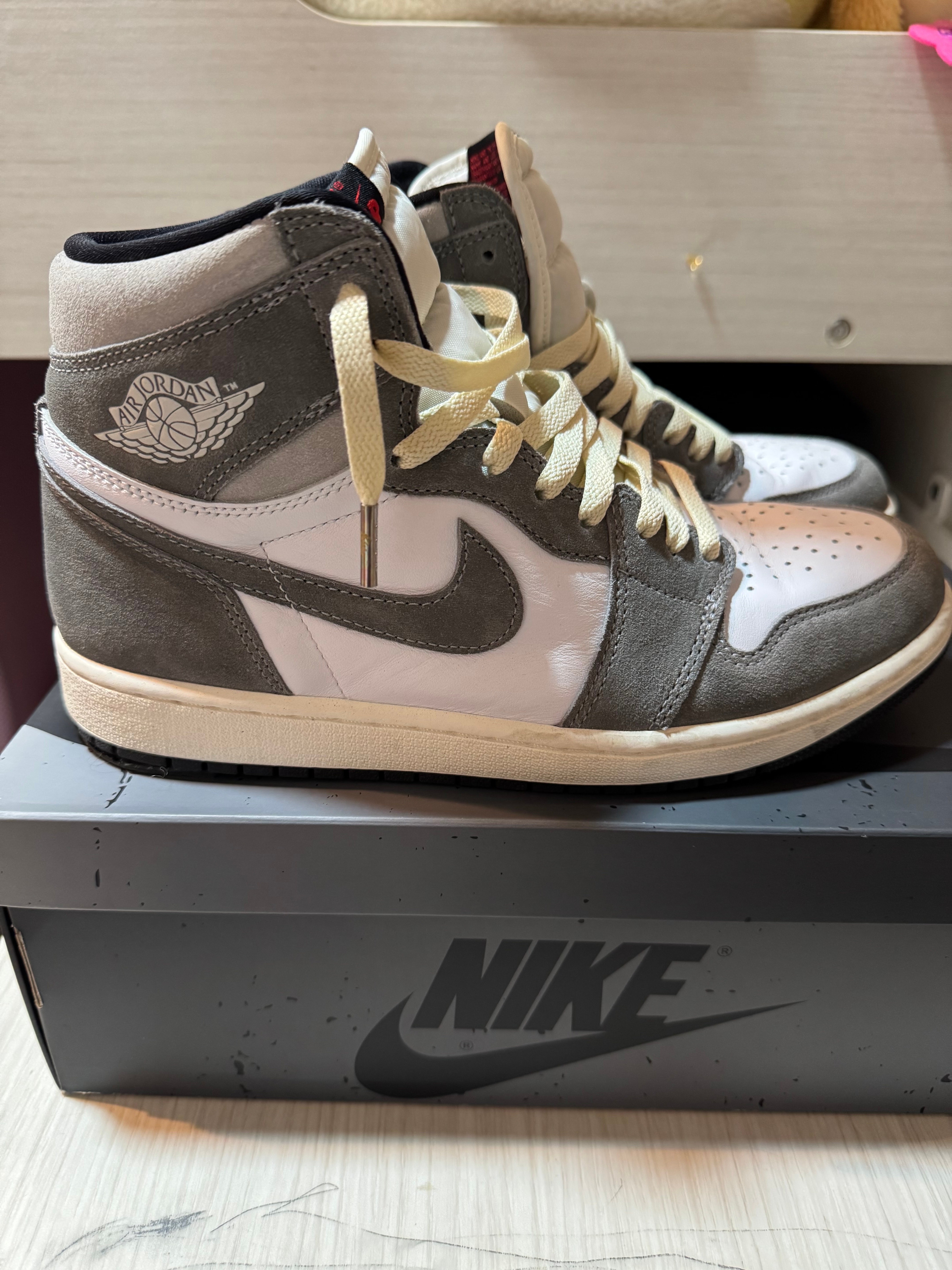 Nike Air Jordan 1 Retro High OG "Black and Smoke Grey"