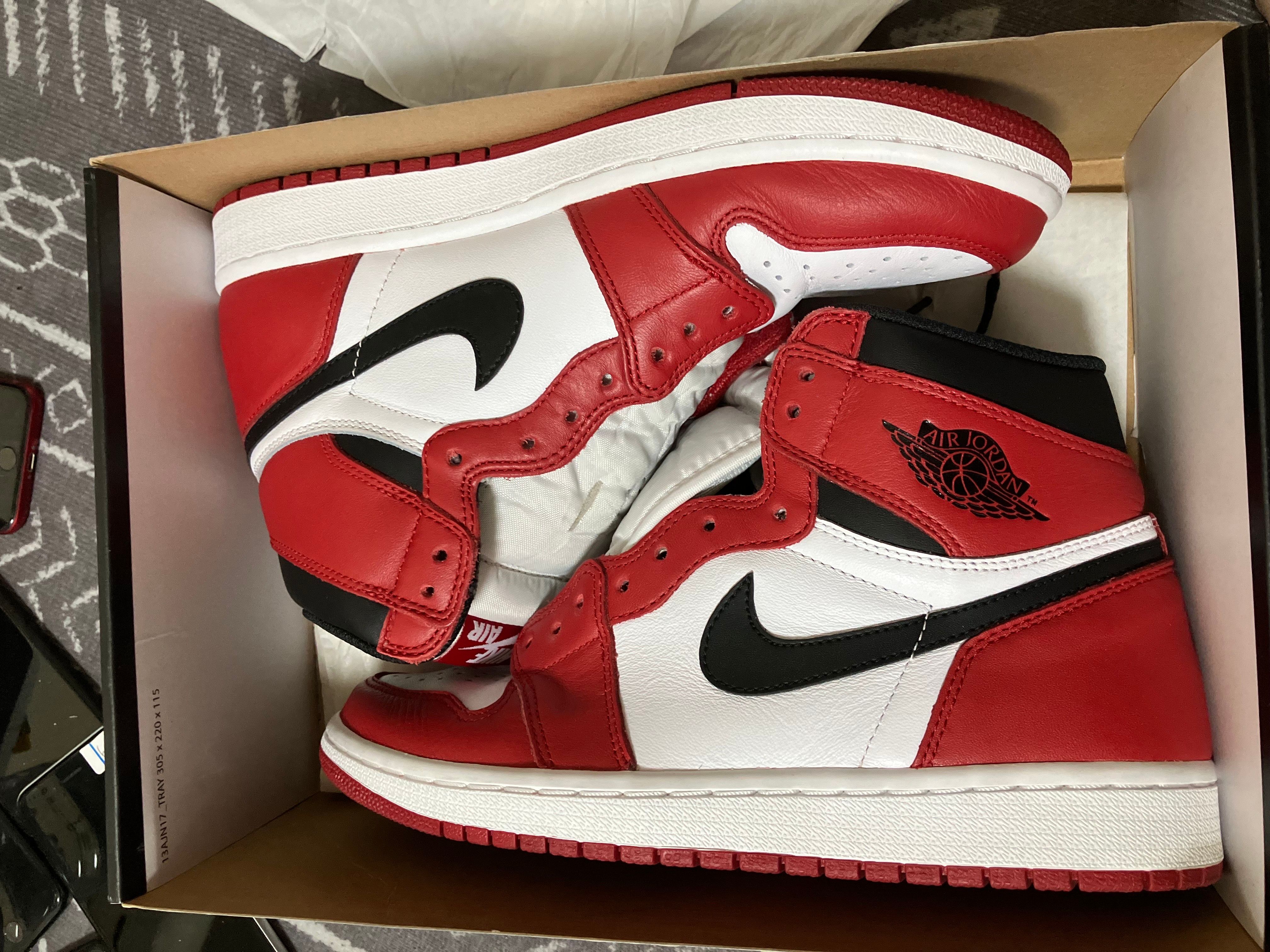 Nike Air Jordan 1 Retro High "Chicago" (2015)