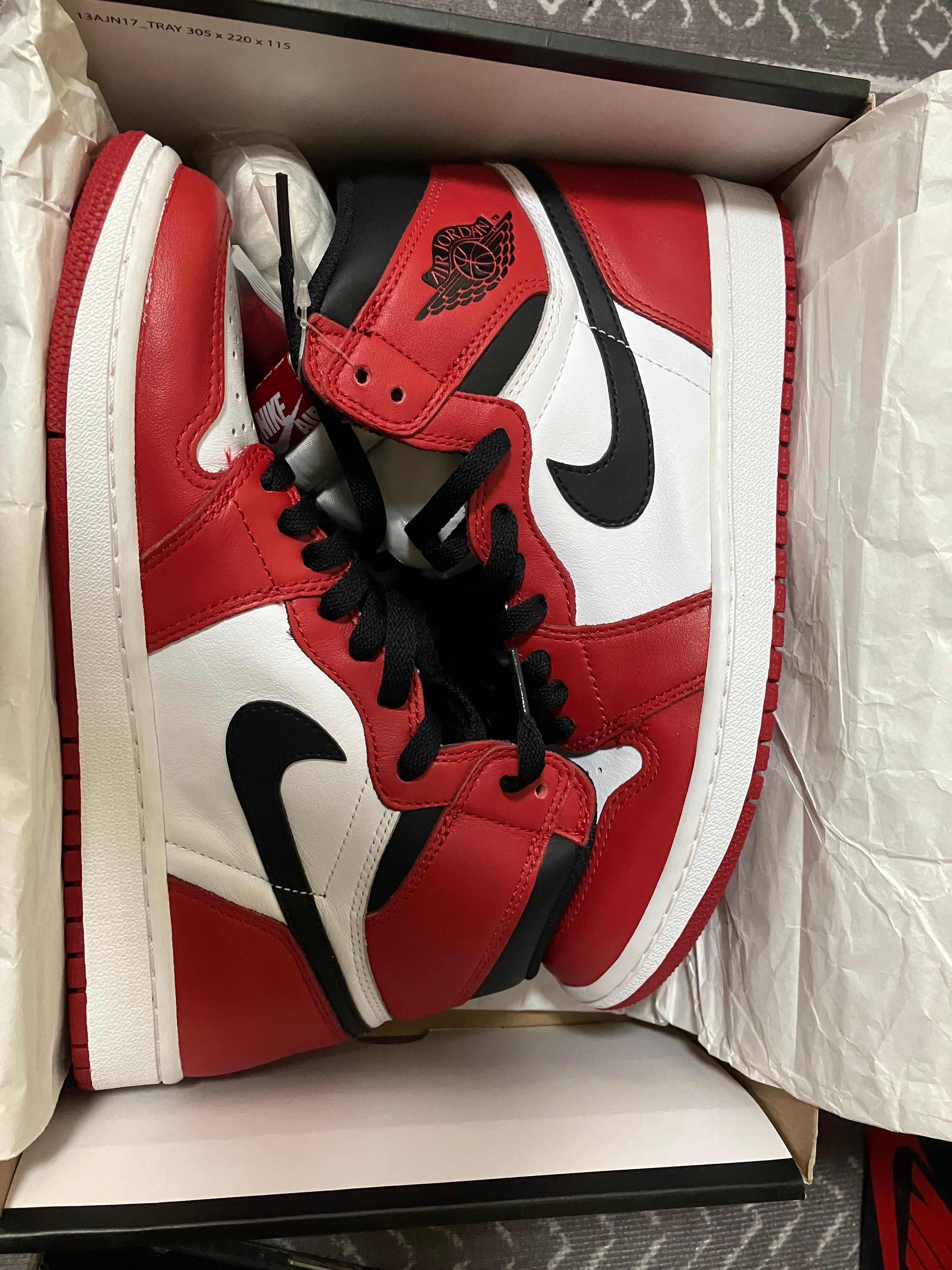 Nike Air Jordan 1 Retro High "Chicago" (2015)