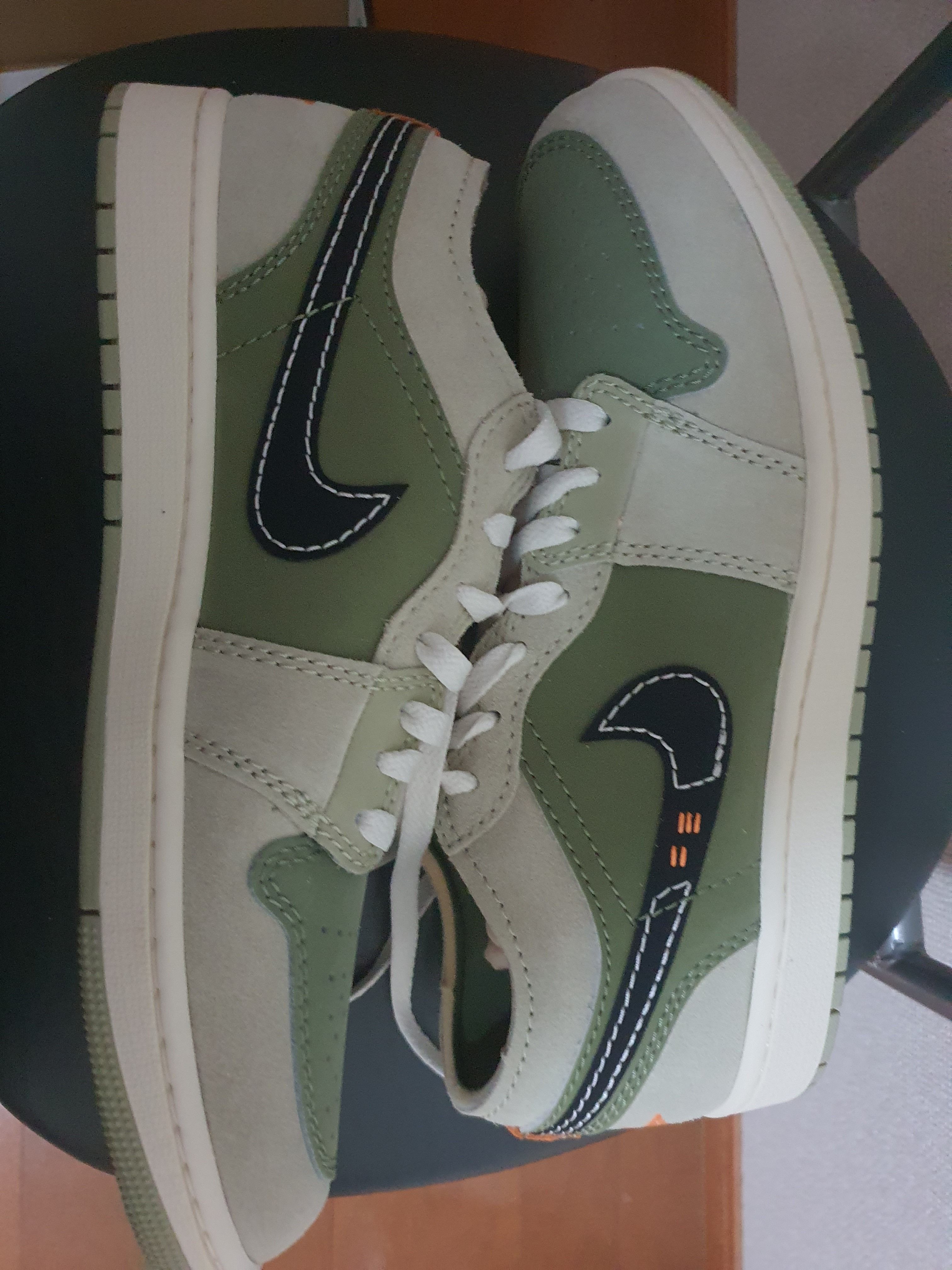 Nike Air Jordan 1 Low SE Craft "Light Olive/Black"