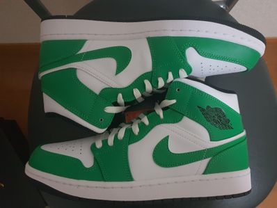 Nike Air Jordan 1 Mid "Lucky Green"