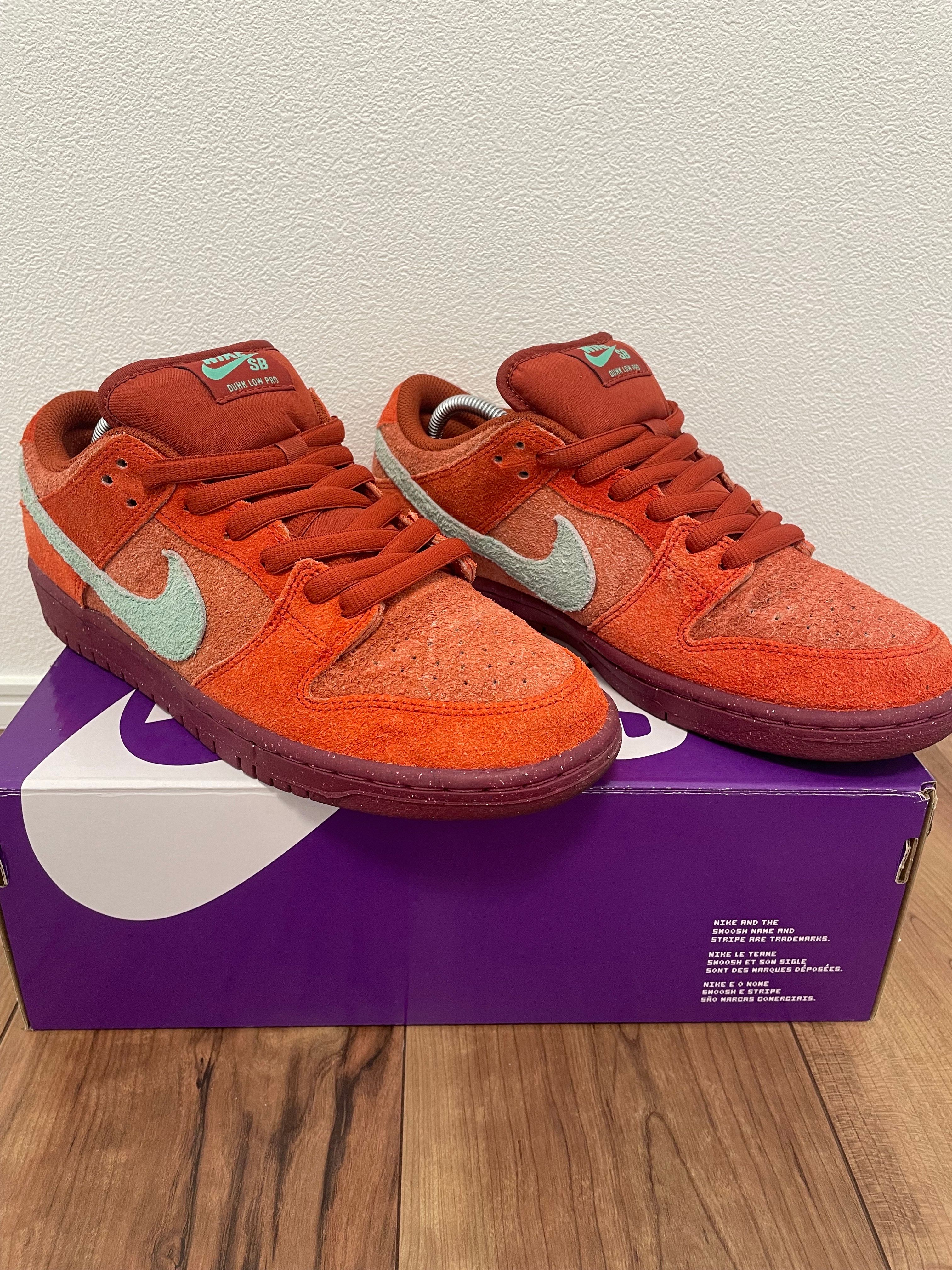 Nike SB Dunk Low Pro PRM "Mystic Red and Rosewood"