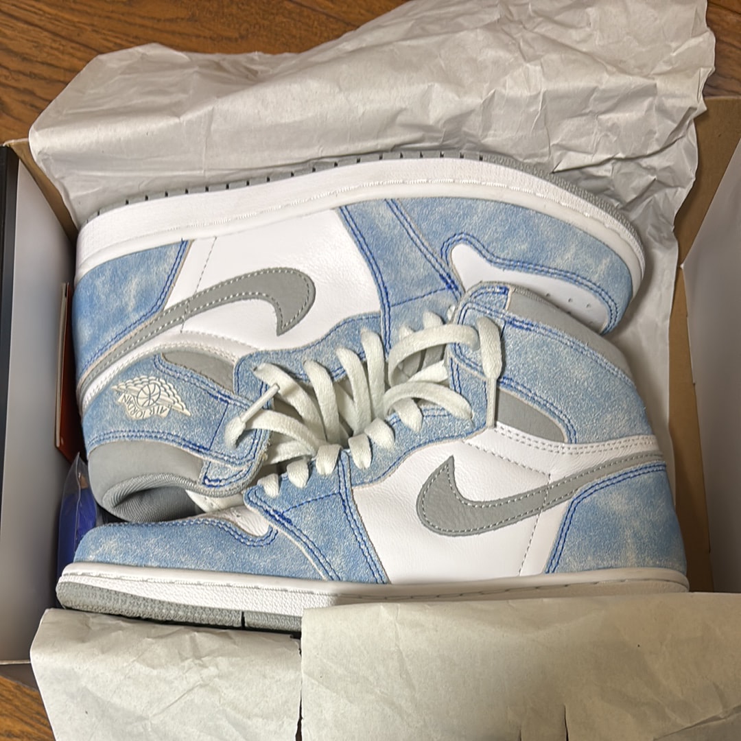 Nike Air Jordan 1 High OG "Hyper Royal"