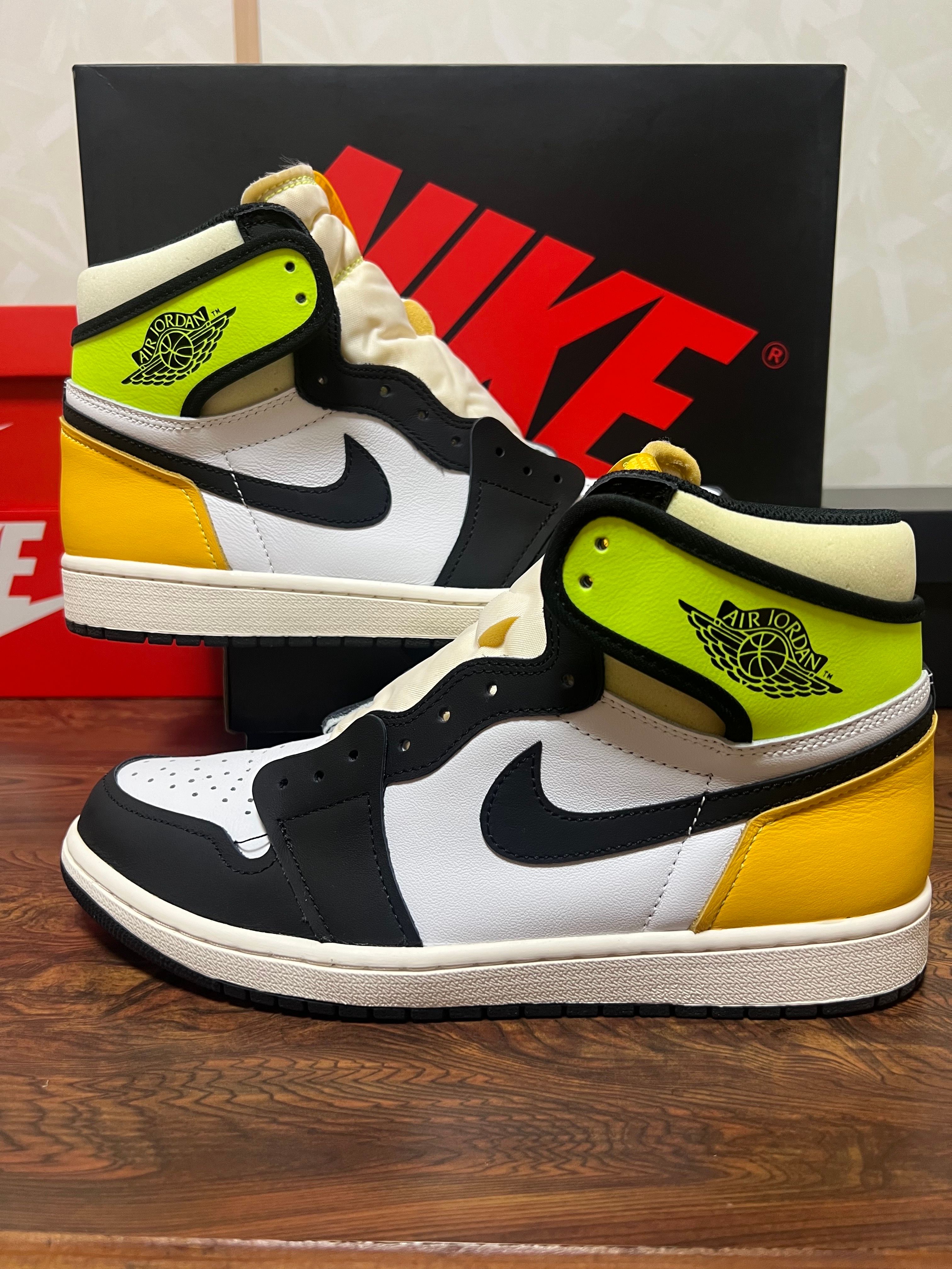 Nike Air Jordan 1 High OG "Volt Gold"