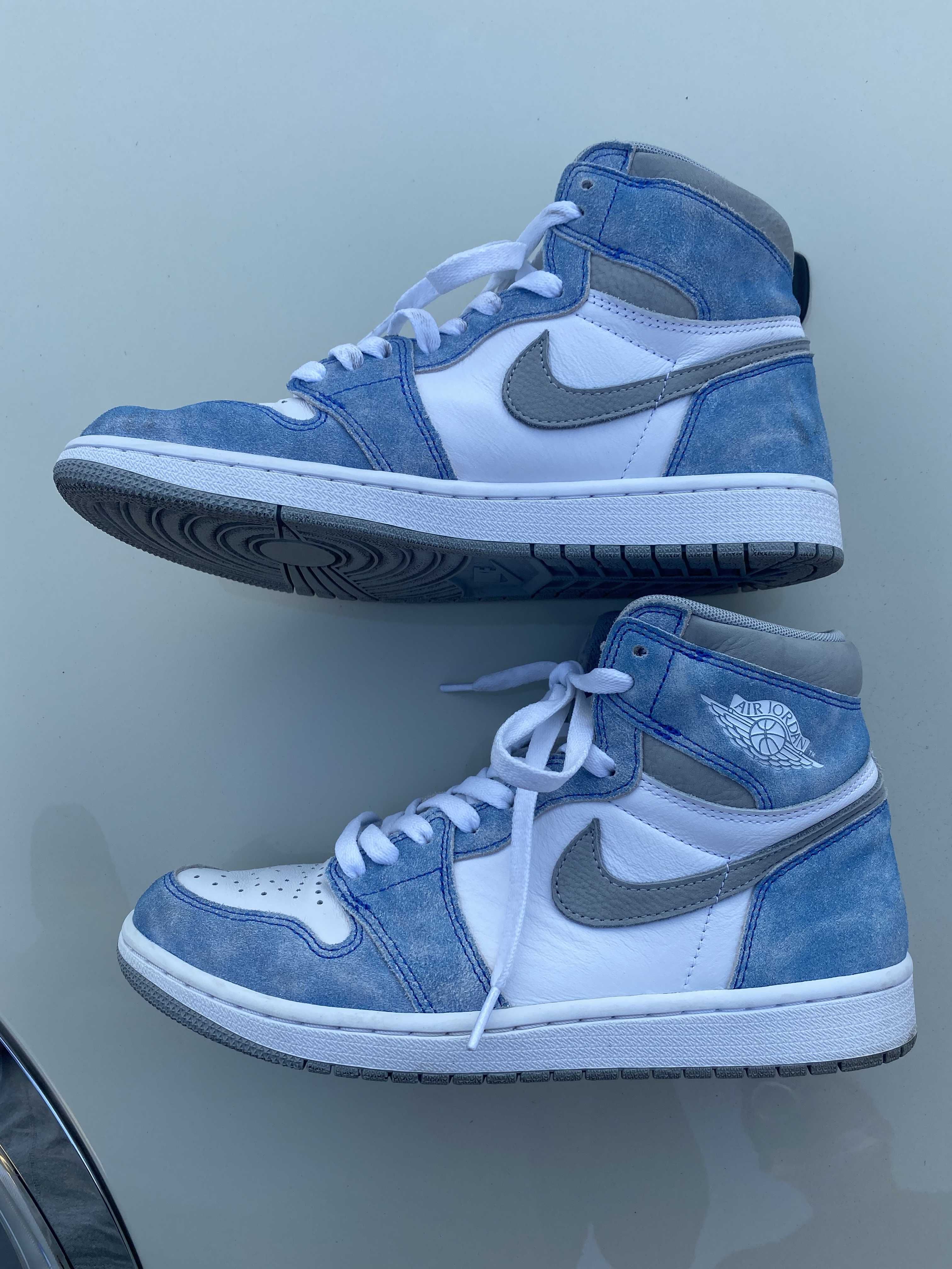 Nike Air Jordan 1 High OG "Hyper Royal"