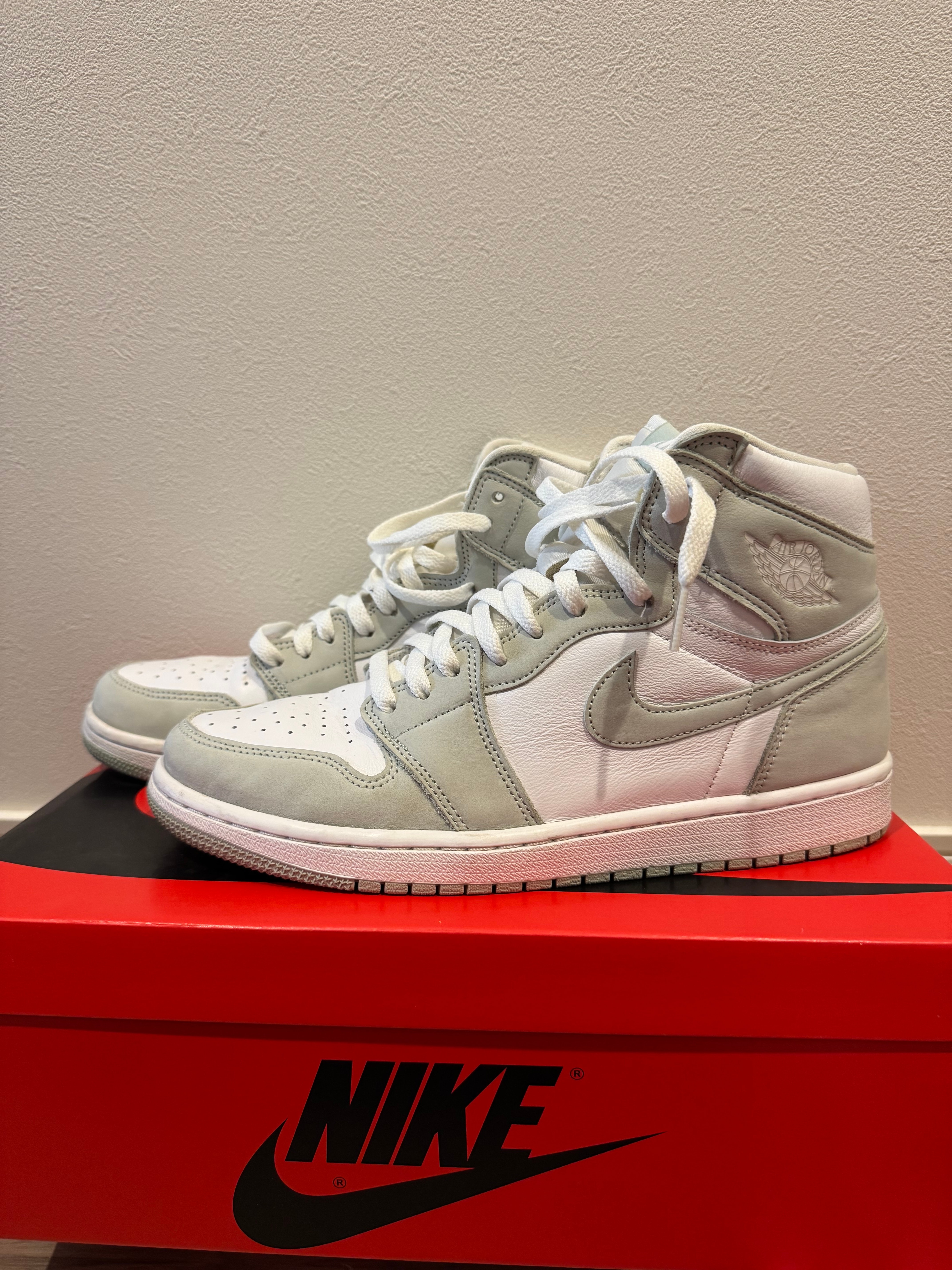 Nike Women's Air Jordan 1 High OG "Seafoam"