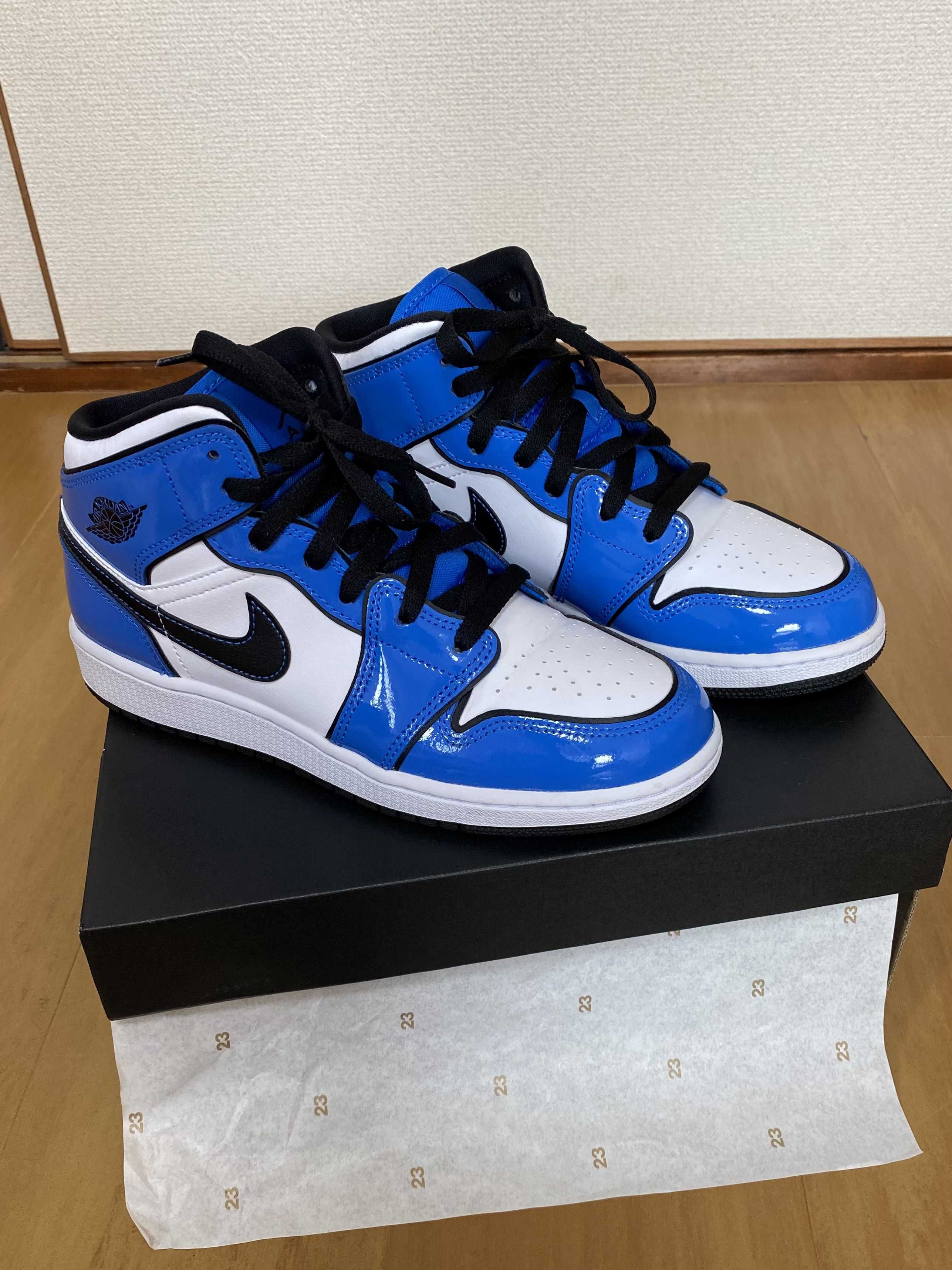 Nike GS Air Jordan 1 Mid SE "Signal Blue"
