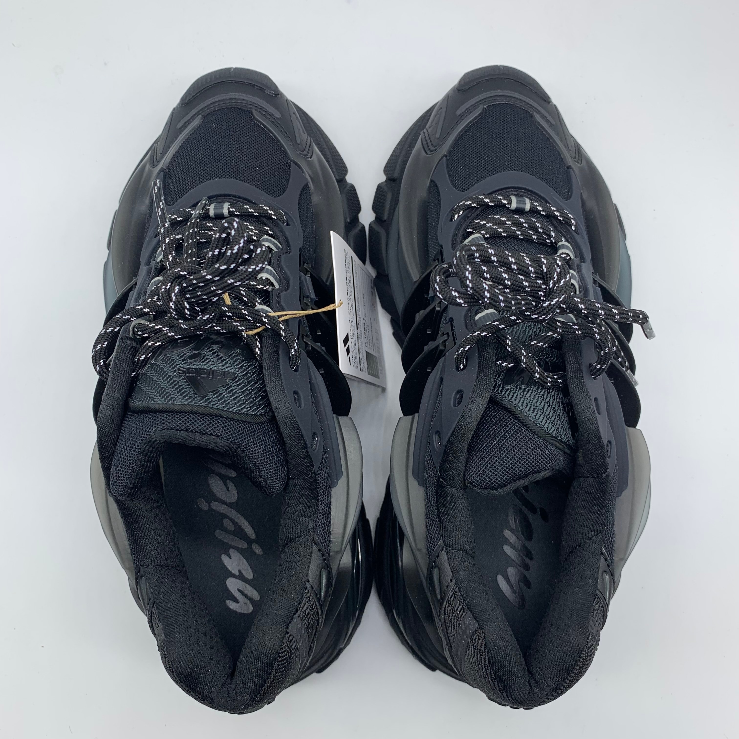 Pharrell Williams × adidas Jellyfish "Carbon/Core Black"