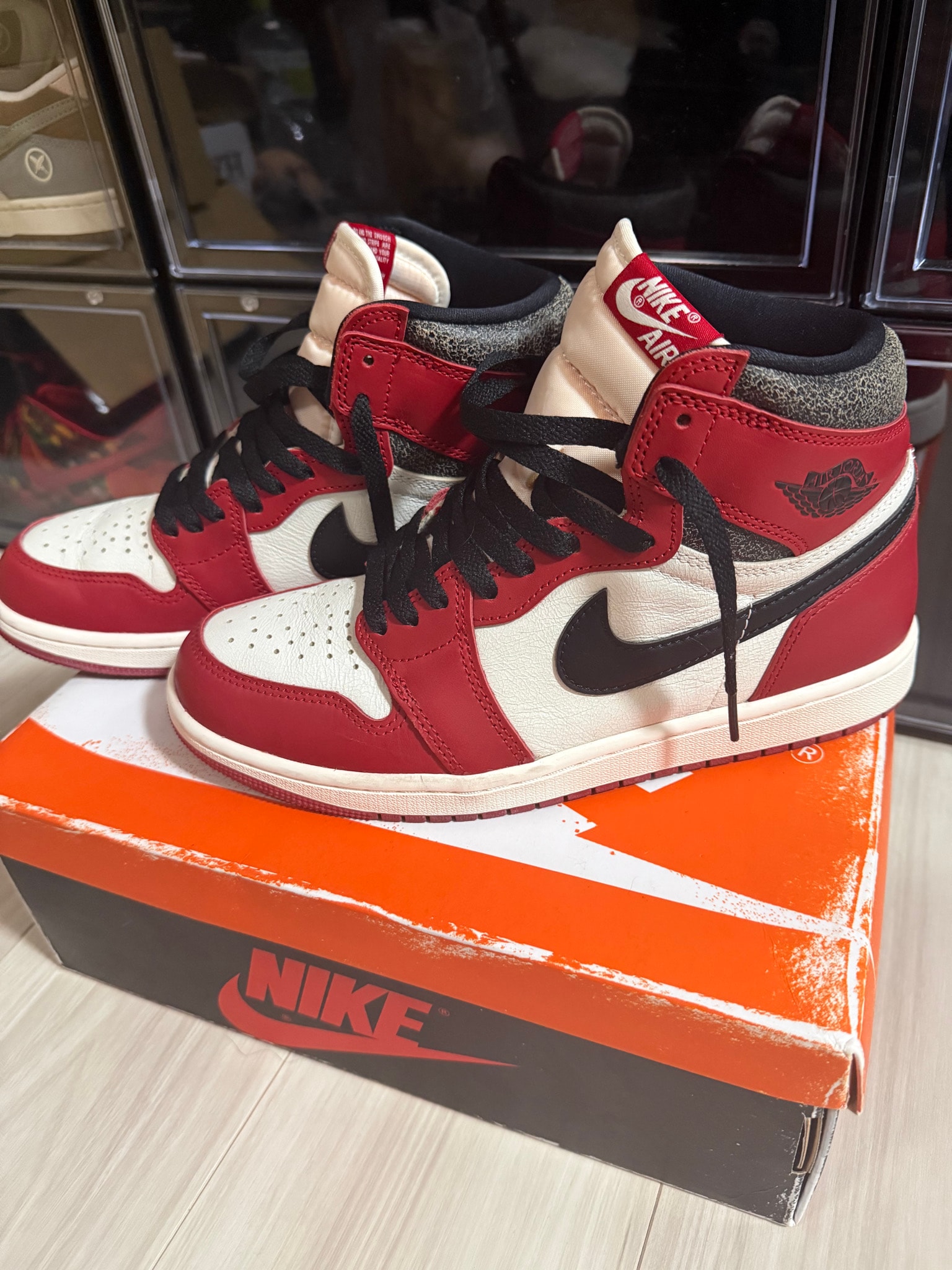 Nike Air Jordan 1 High OG "Lost & Found/Chicago"