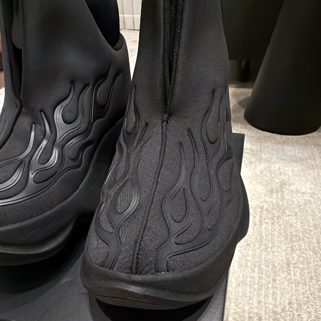 アシックス ワン "ブラック" / ONE OK ROCK / ワンオクロック / Taka着用モデル