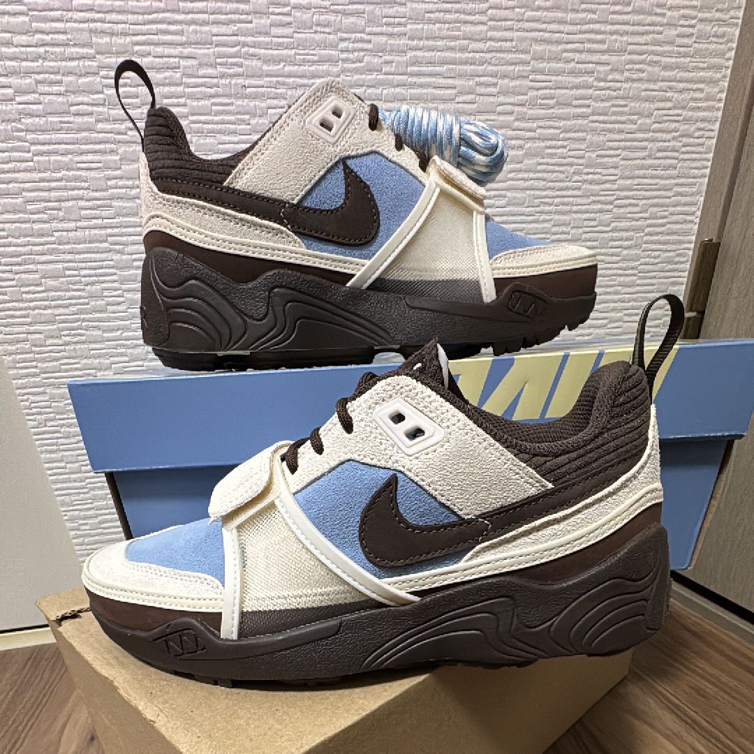 Travis Scott × Nike Zoom Field Jaxx "Pale Ivory and Leche Blue"