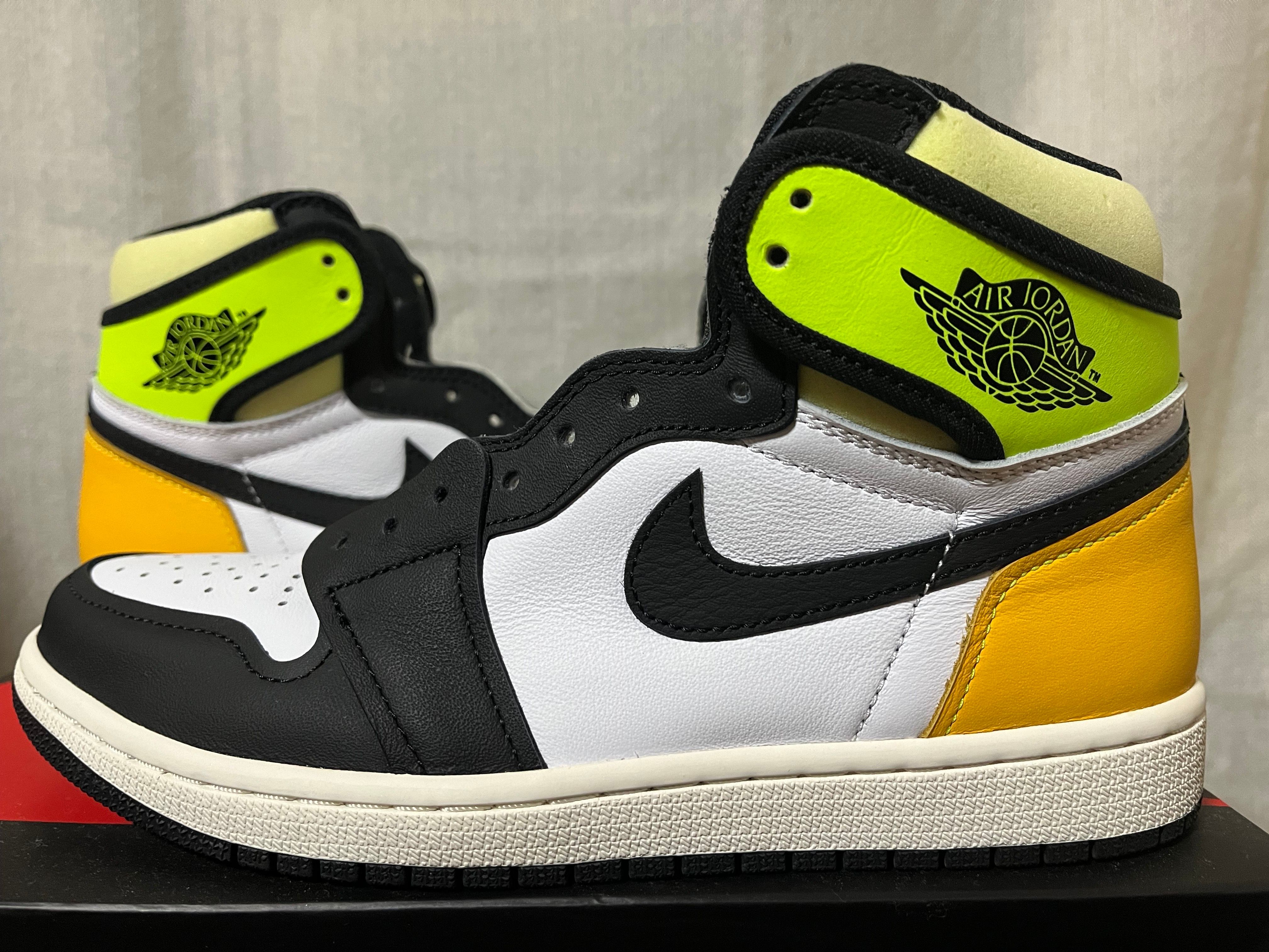 Nike Air Jordan 1 High OG "Volt Gold"