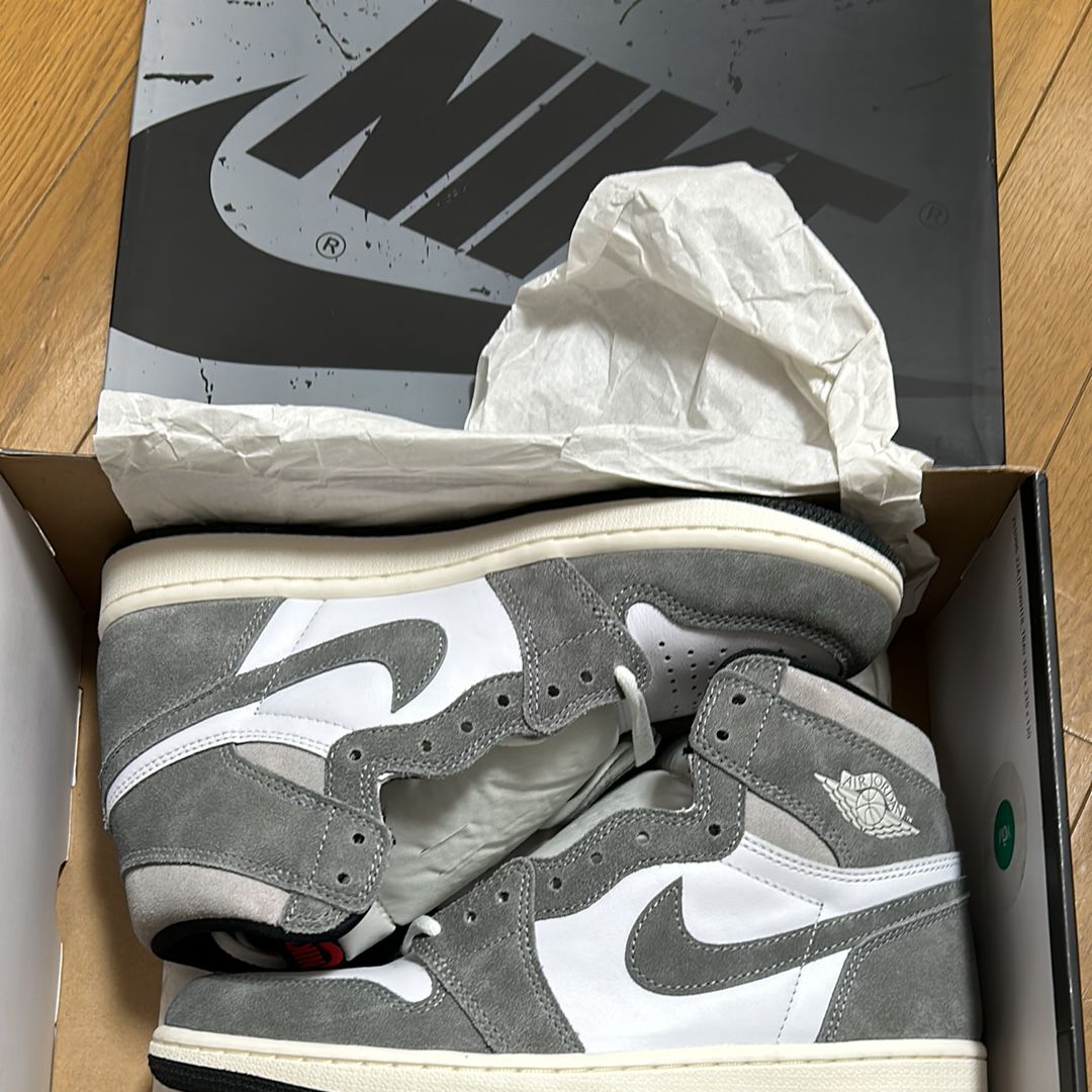 Nike Air Jordan 1 Retro High OG "Black and Smoke Grey"